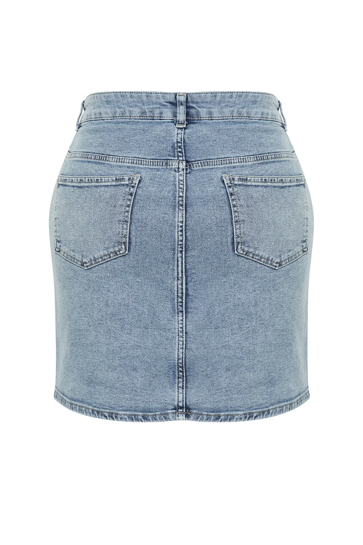 Trendyol Curve  Hellblauer Mini-Jeansrock mit Ziernähten und Quasten TBSSS24AZ00018