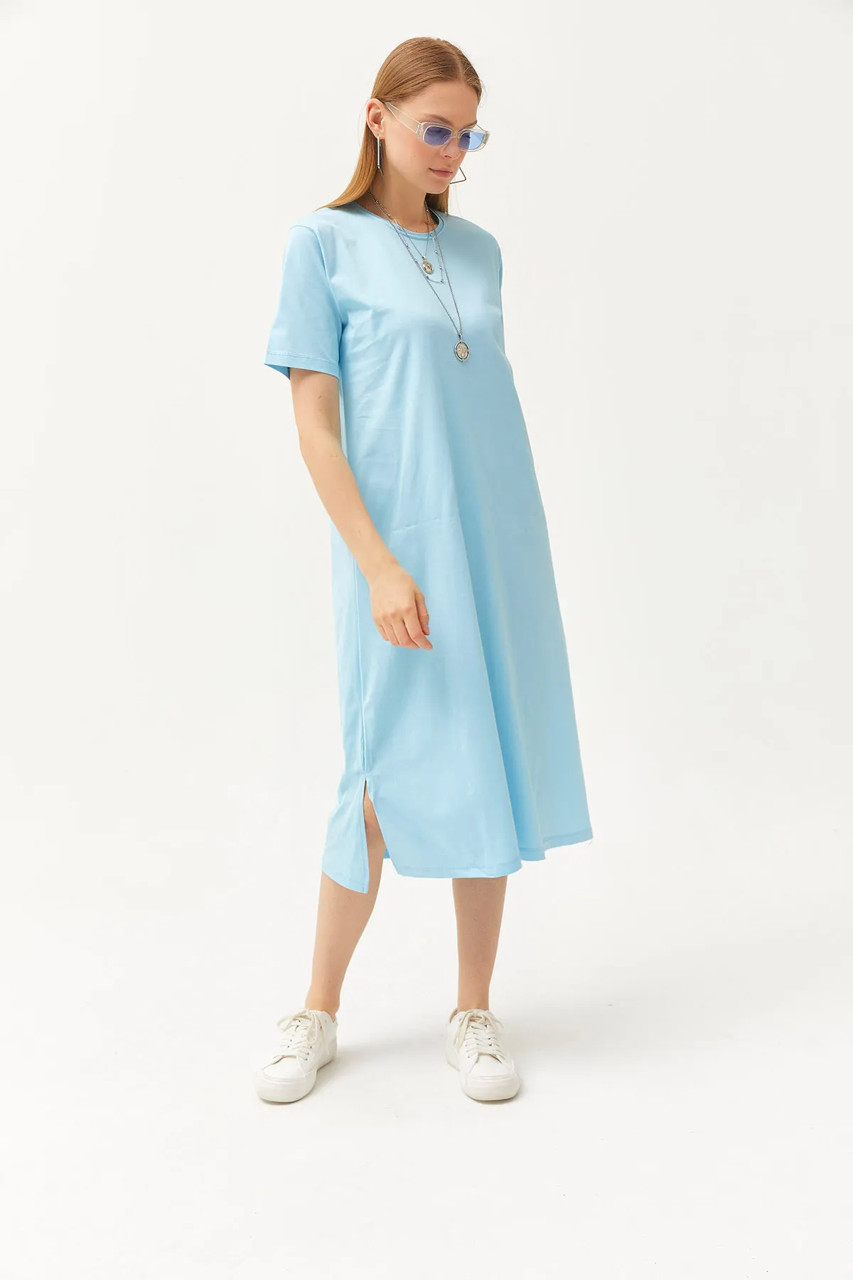 Olalook  Babyblaues Oversize-Baumwollkleid mit Seitenschlitzen für Damen ELB-19001880
