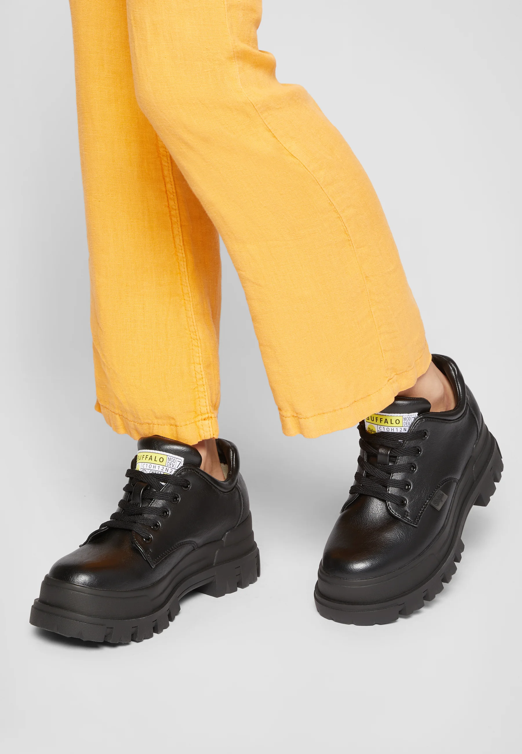 Buffalo ASPHA - Zapatos deportivos con cordones