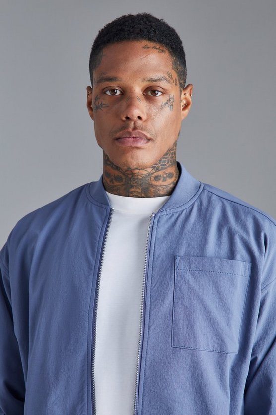 Kastige smarte Stretch-Bomberjacke