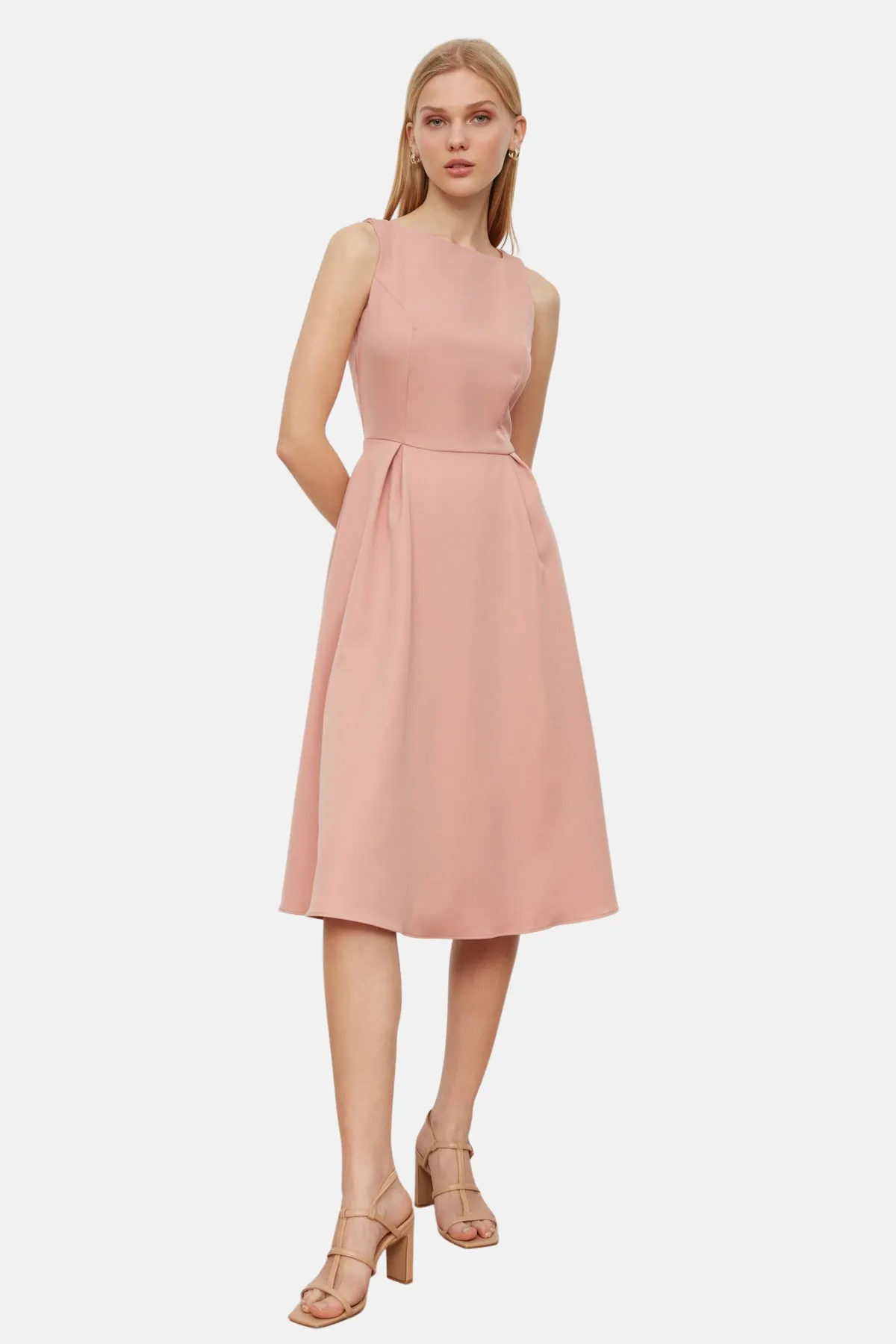 Trendyol Collection  Lachsfarbenes, plissiertes, gewebtes Midi-Taillenkleid TWOSS20EL0980