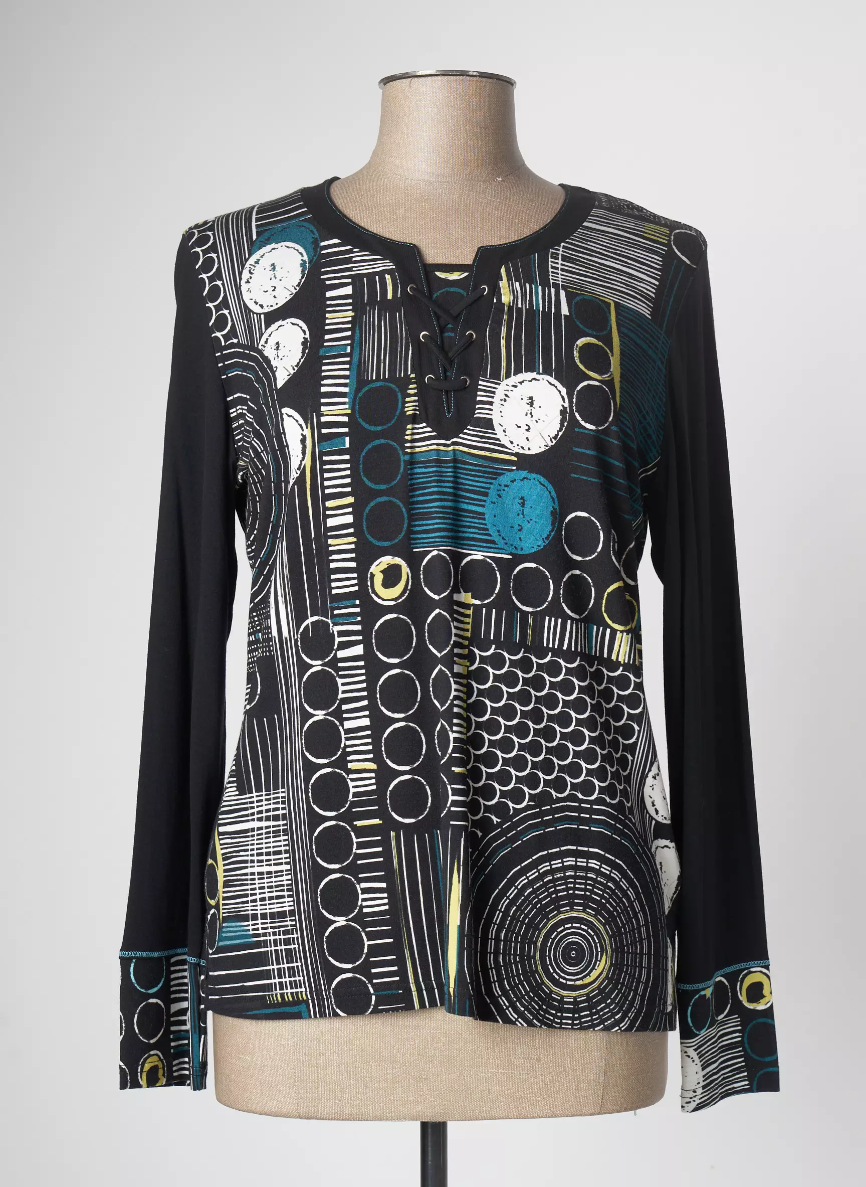 Guy Dubouis Tshirts Femme couleur noir