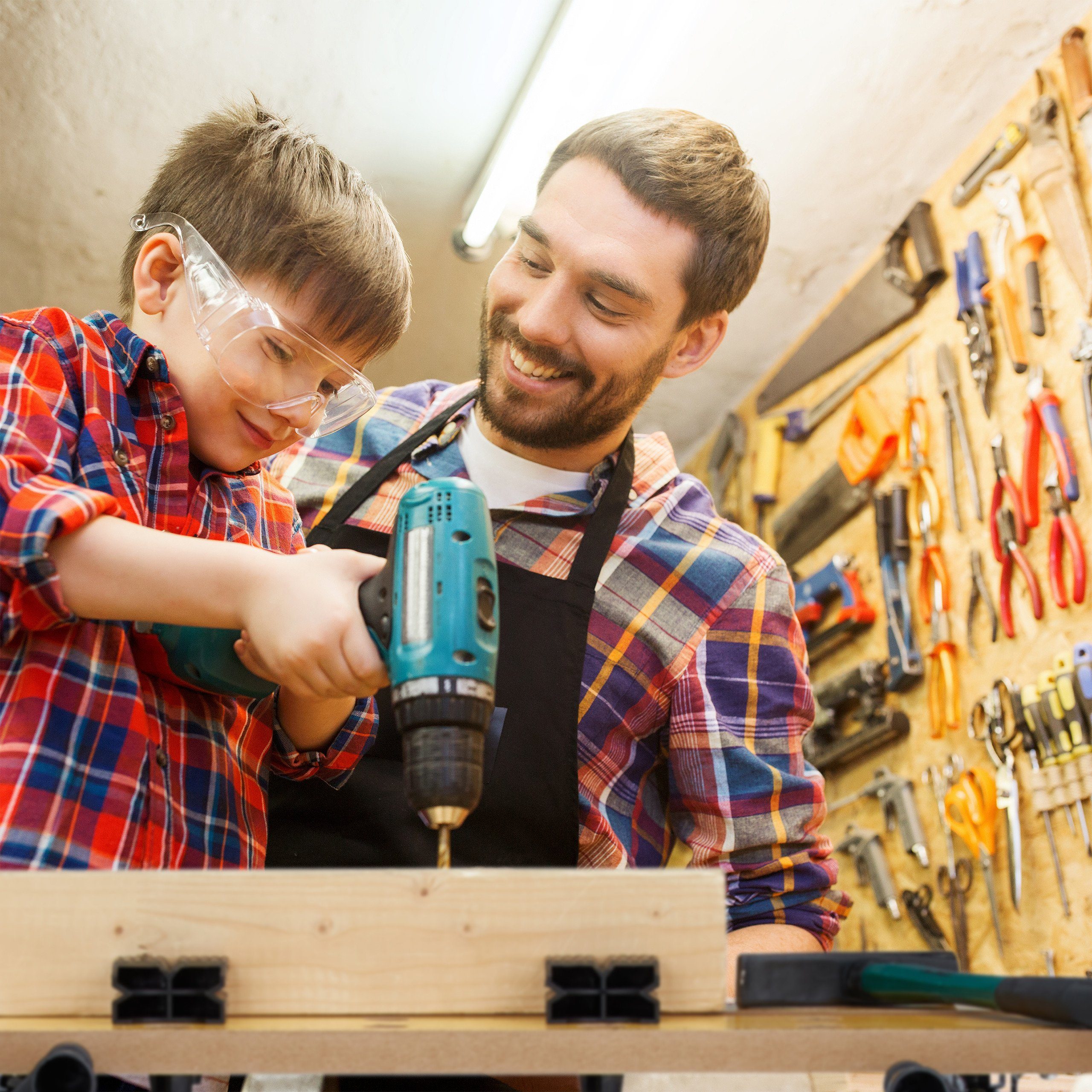 relaxdays Werkbank Klappbare Werkbank mit Spannbacken