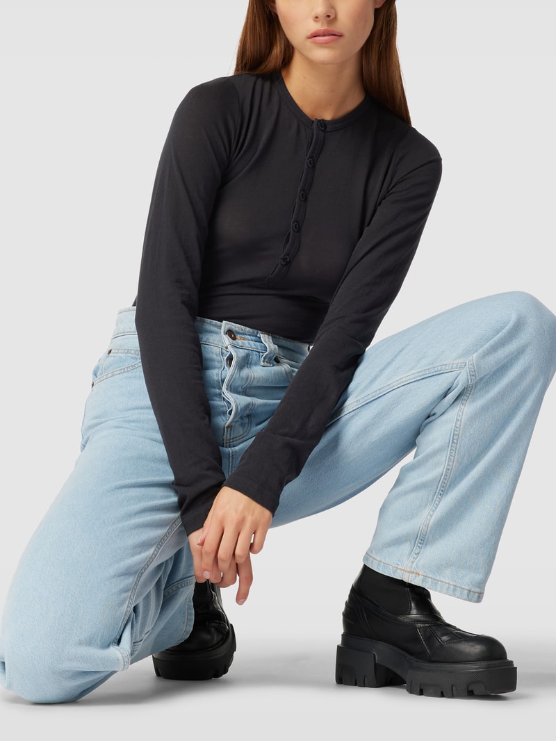 Body mit Rundhalsausschnitt Modell 'Henley' in schwarz
