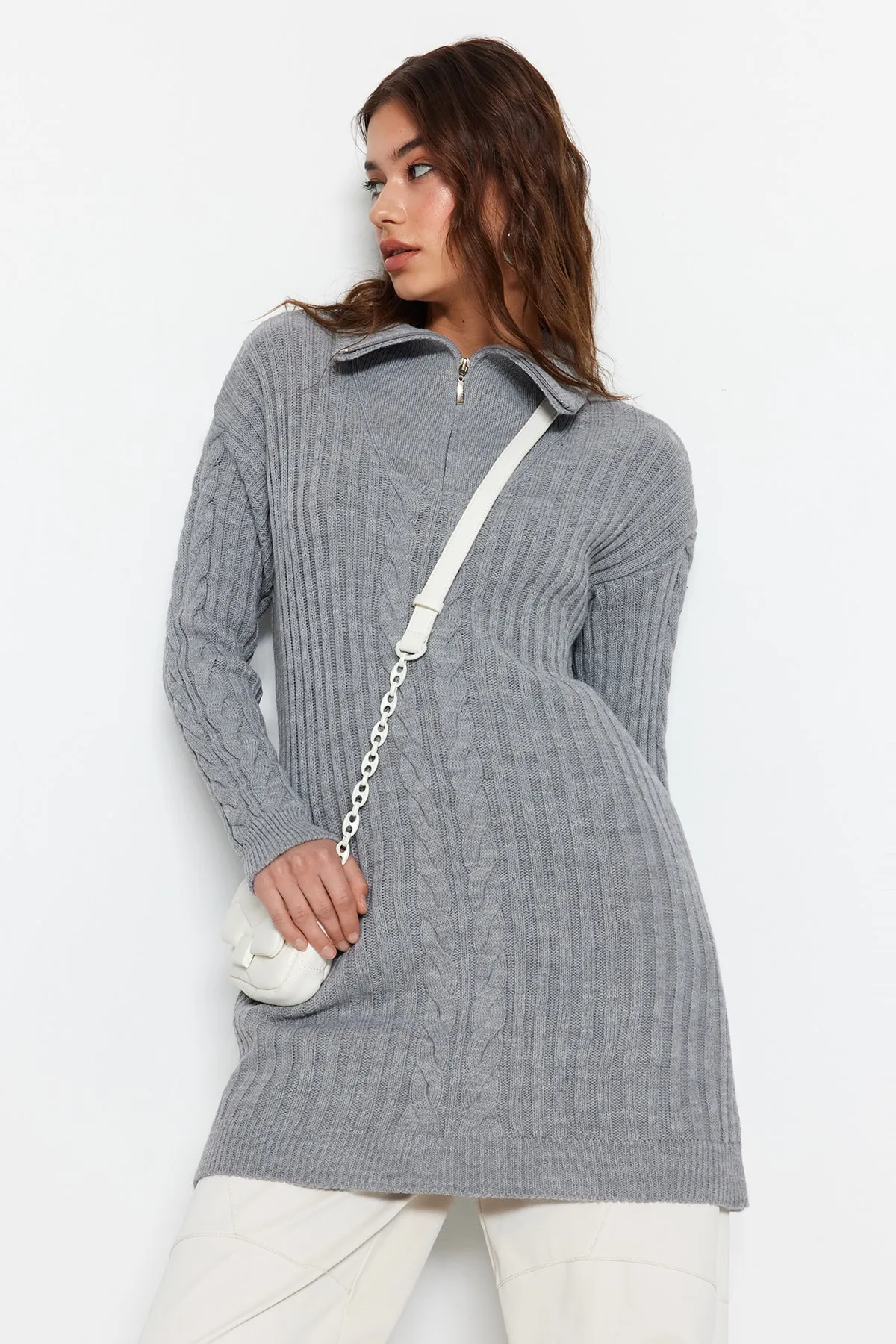 Trendyol Modest  Grauer Thessaloniki-Strickpullover mit Reißverschluss TCTAW23AK00017