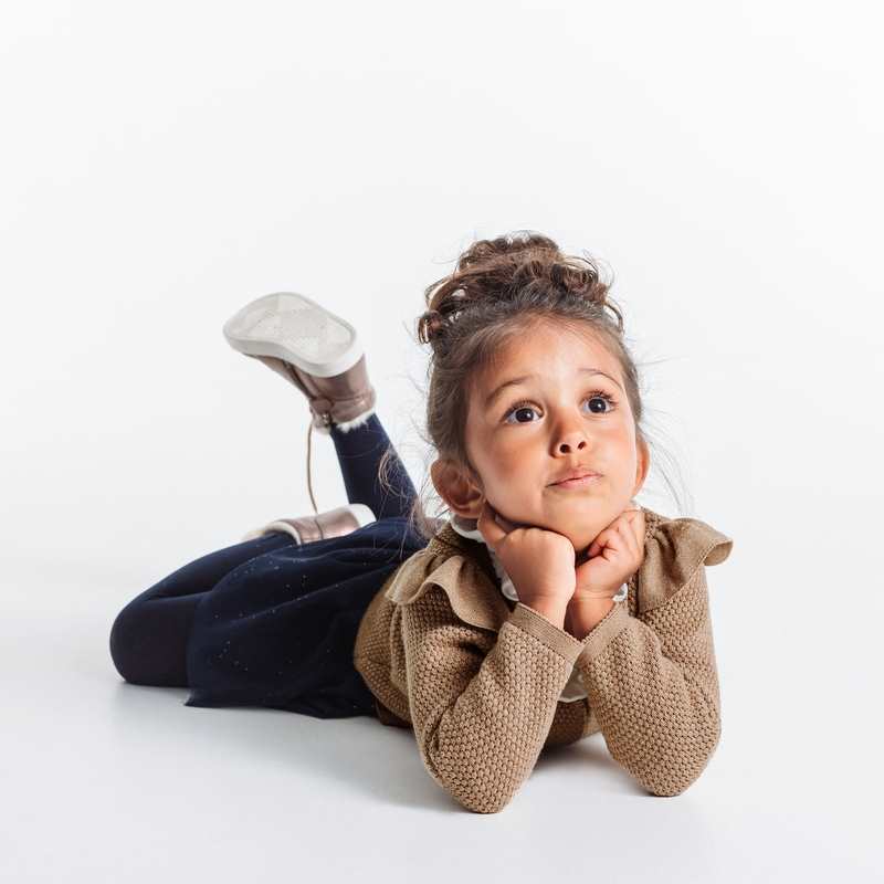 Gilet maille fantaisie irisée à volants beige bébé fille