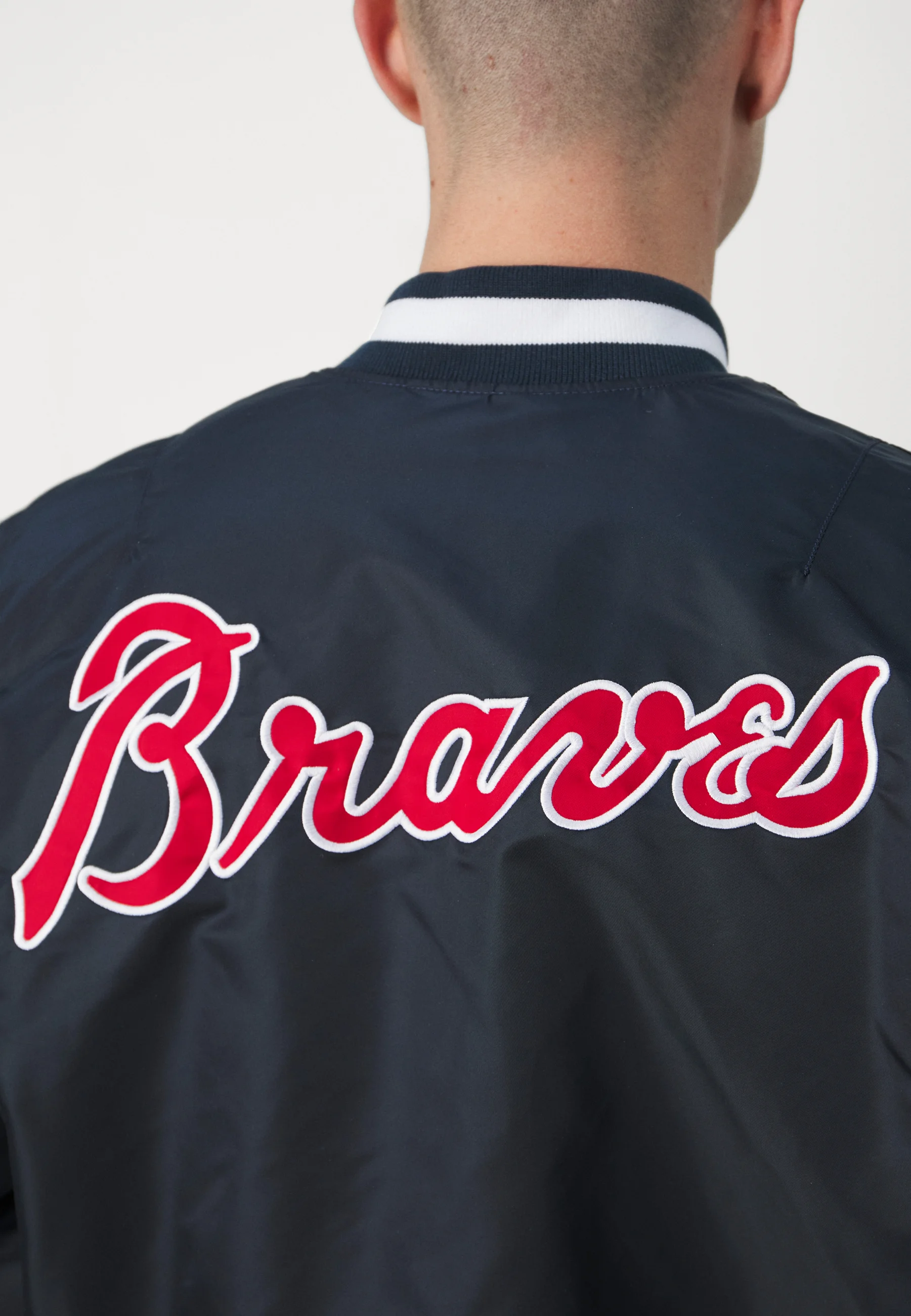 Chaqueta bomber de los Atlanta Braves de la MLB de New Era - Chaqueta de invierno