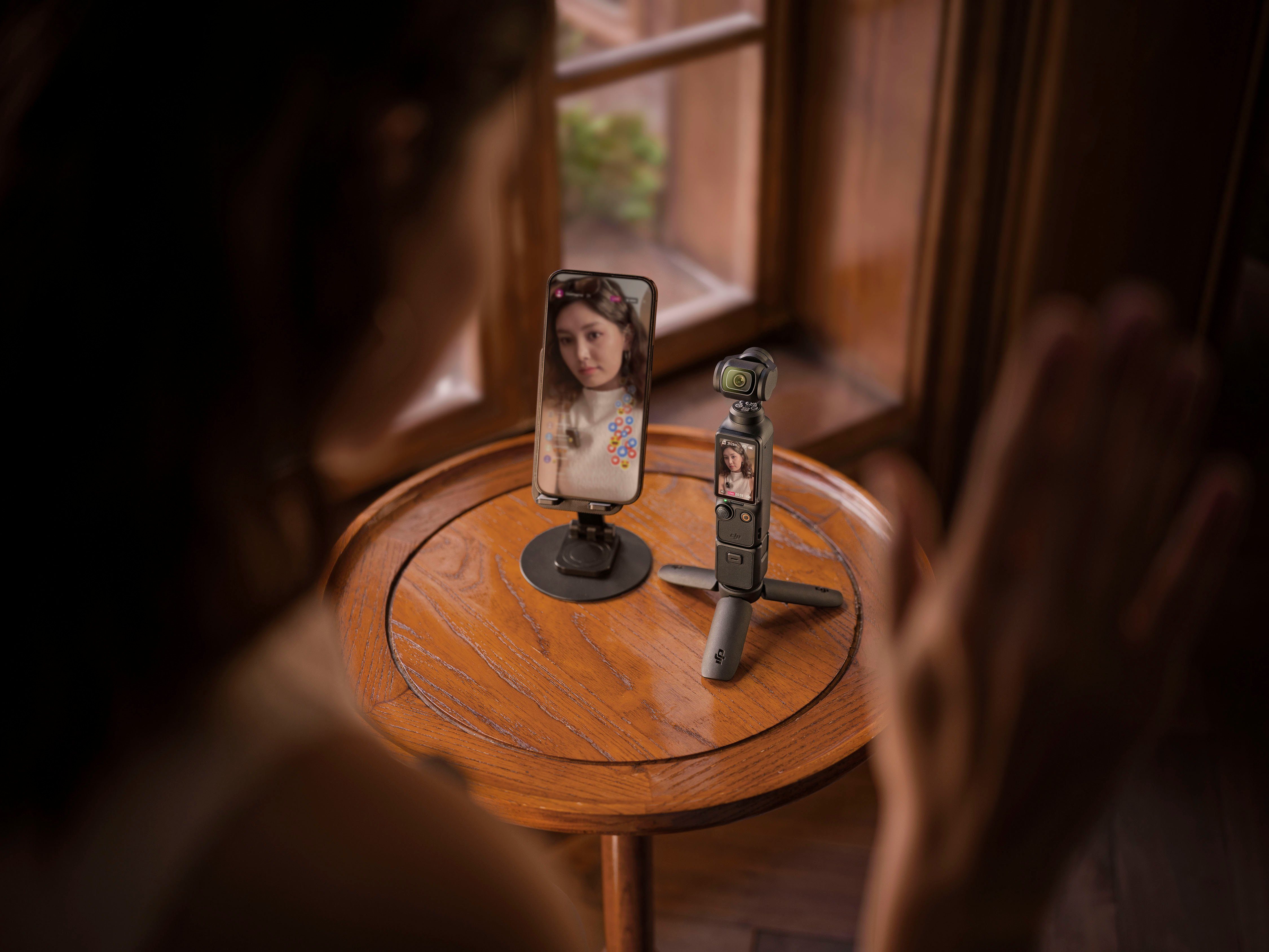 DJI Osmo Pocket 3 Camcorder (4K Ultra HD, Bluetooth)