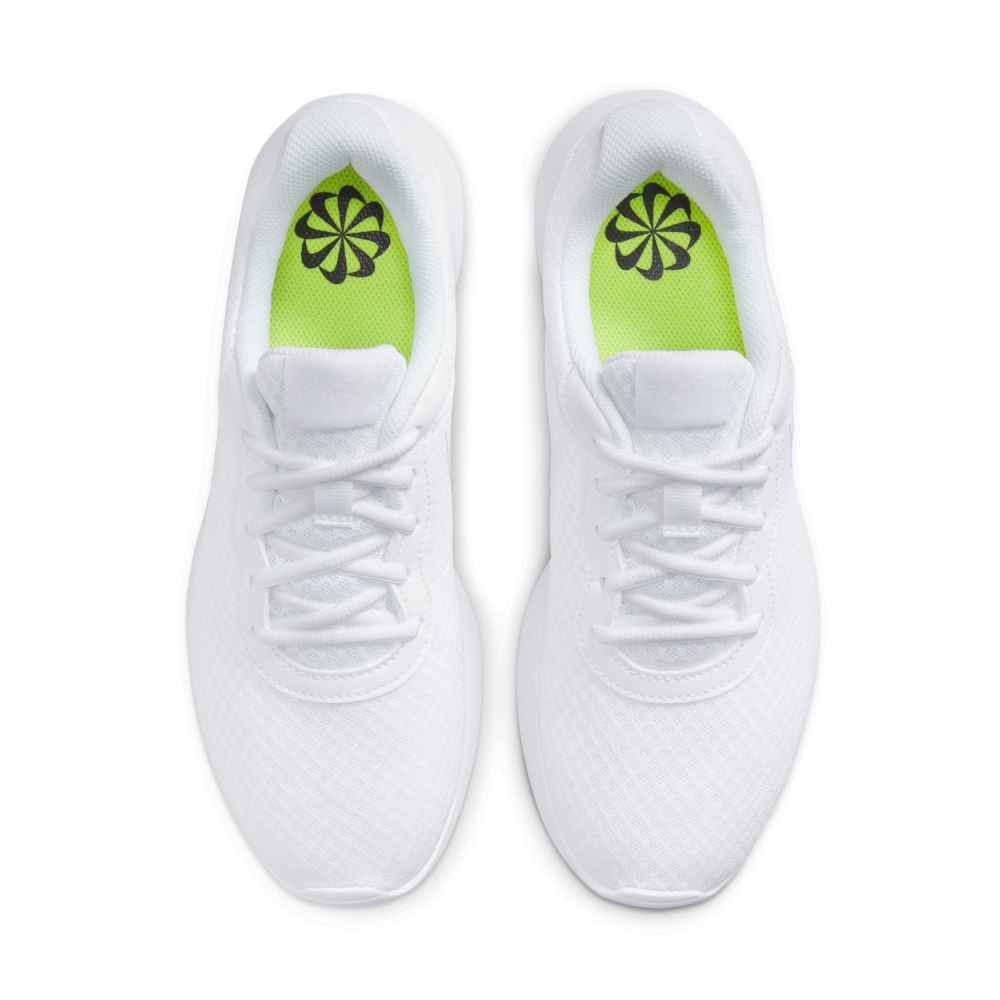 Nike Tanjun WMNS DJ6257-104 / weiss
