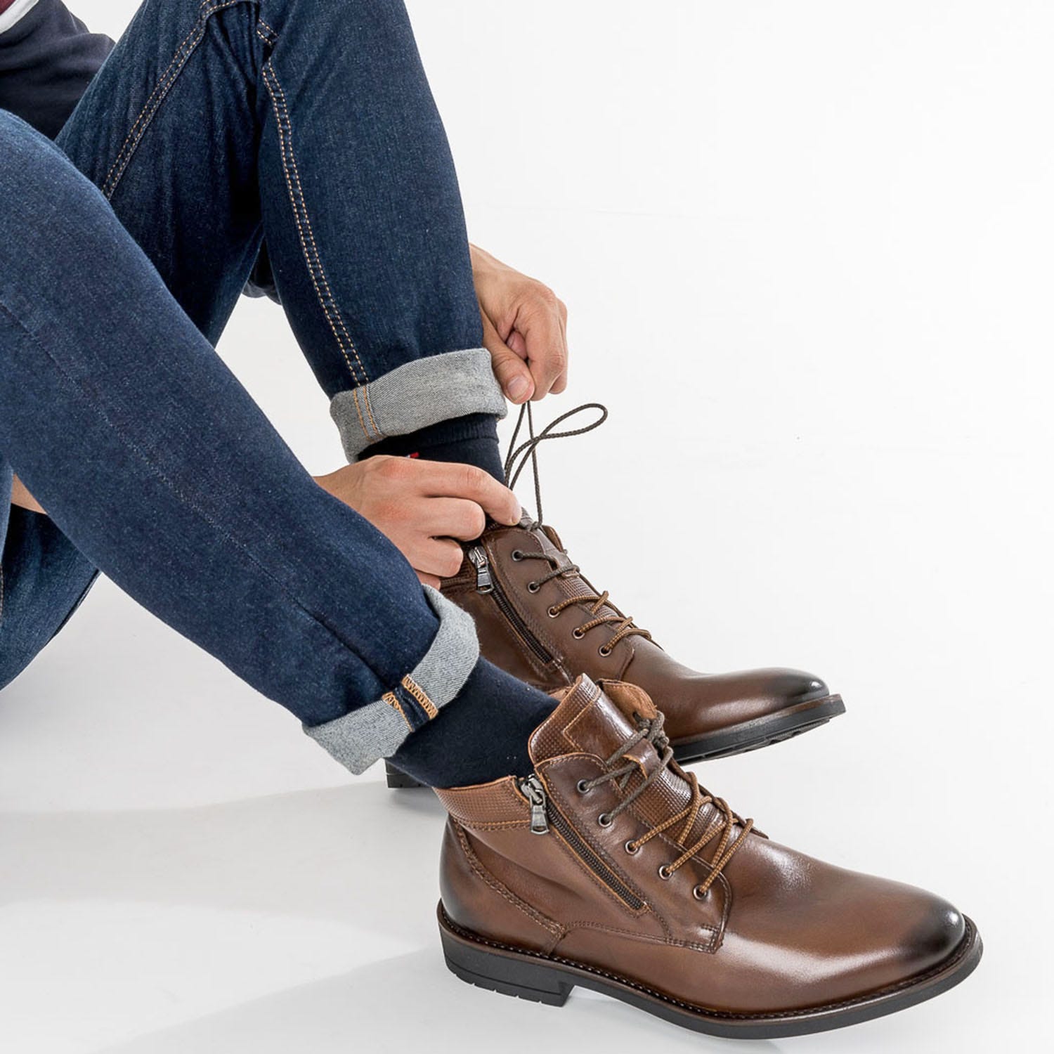Boots cognac en cuir à lacet et zips