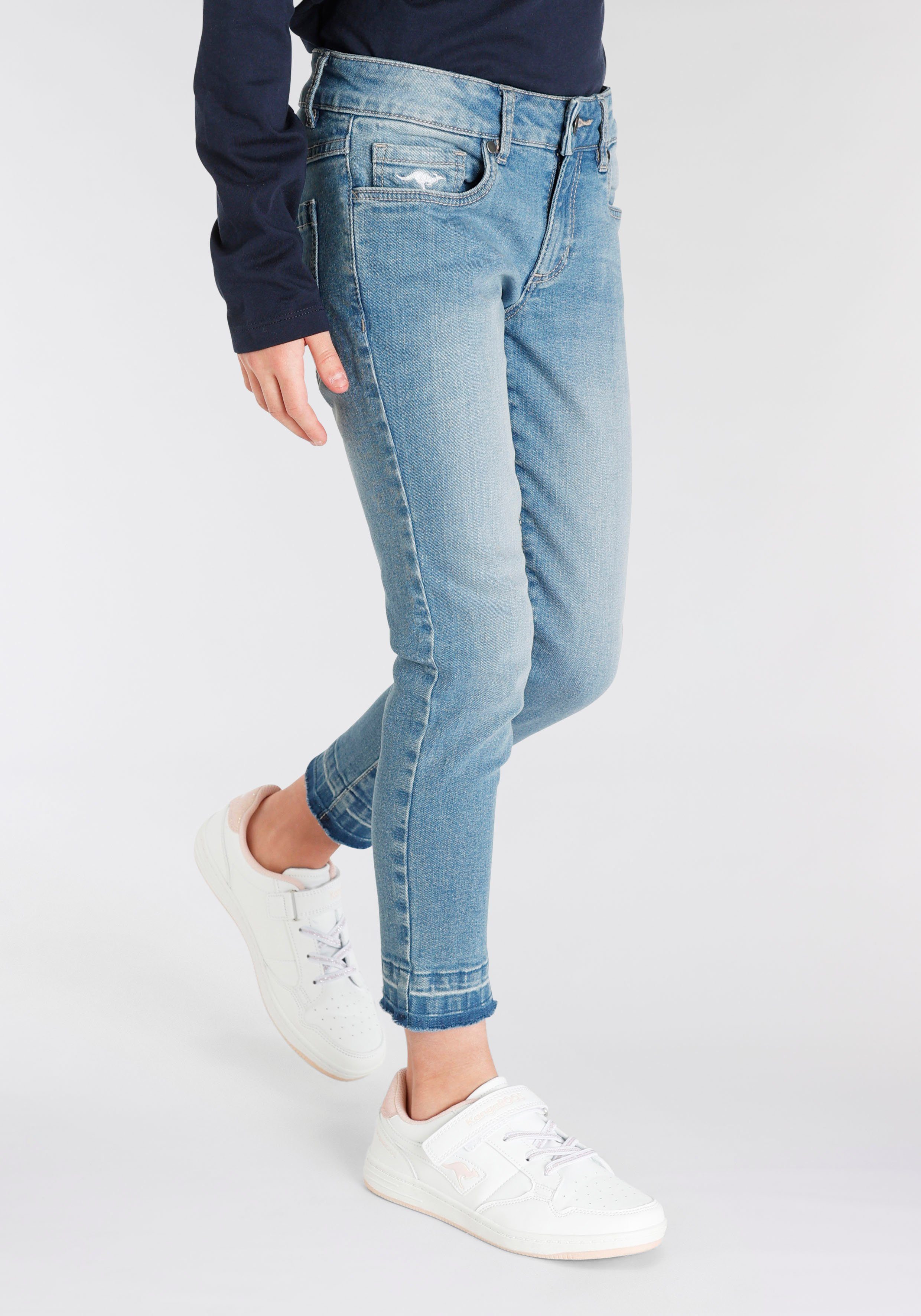 KangaROOS 7/8-Jeans, im Bund verstellbar und kleiner Stickerei