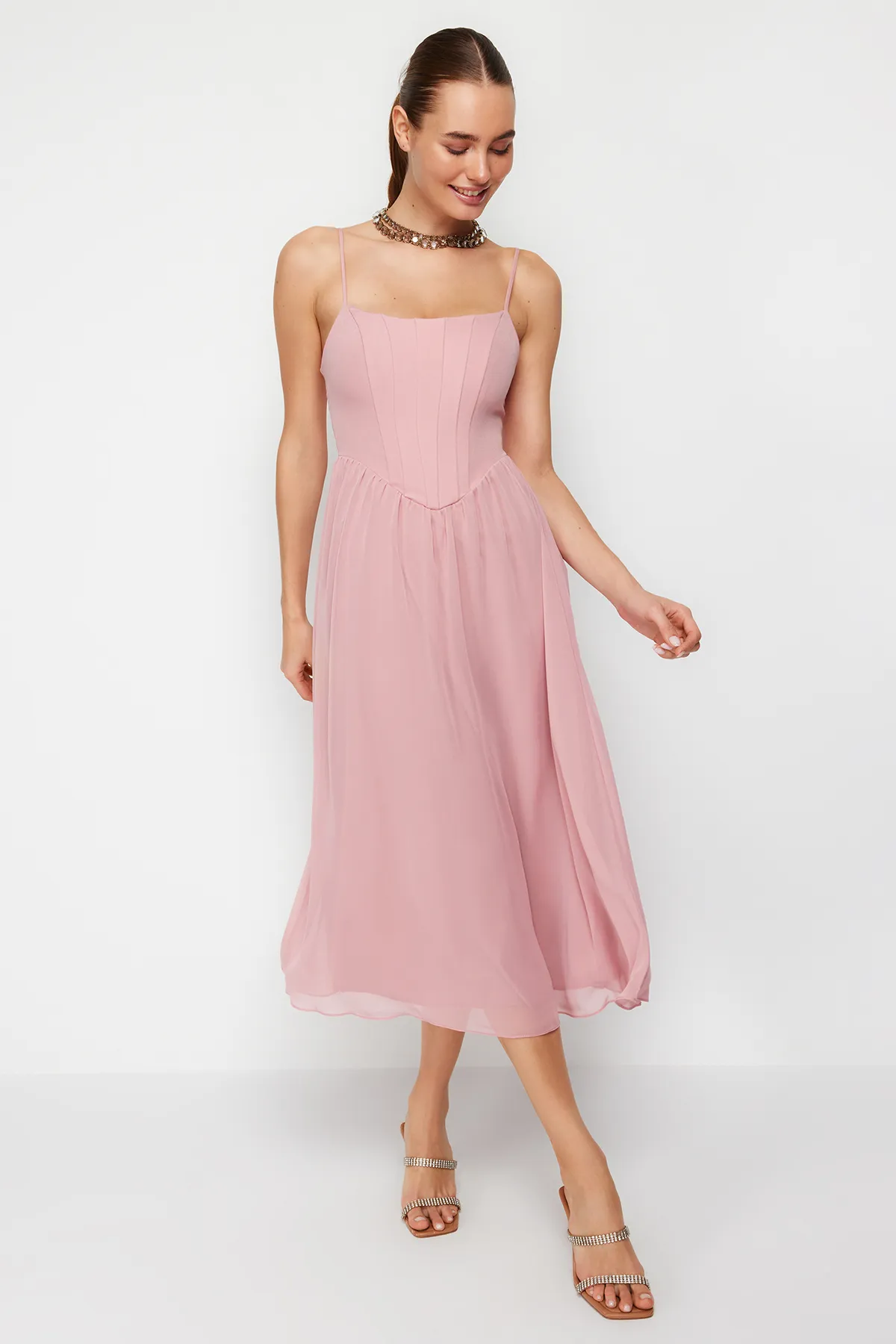 Trendyol Collection  Dusty Rose Taillenöffnung/Skater-gefüttertes Korsett, detailliertes, elegantes Abendkleid aus Tüll