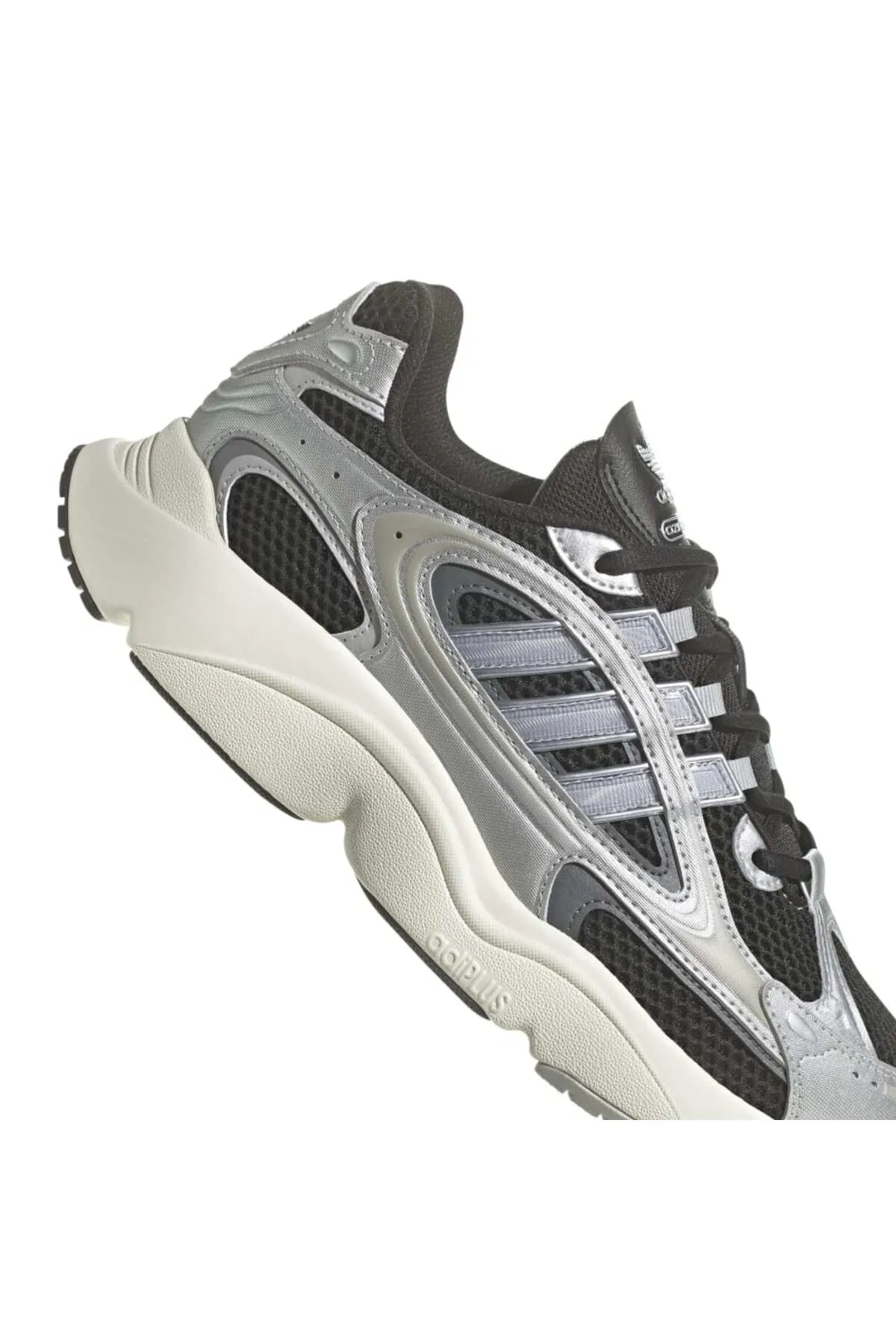 adidas  Core Black / Grey Five / Grey Two Ozmillen