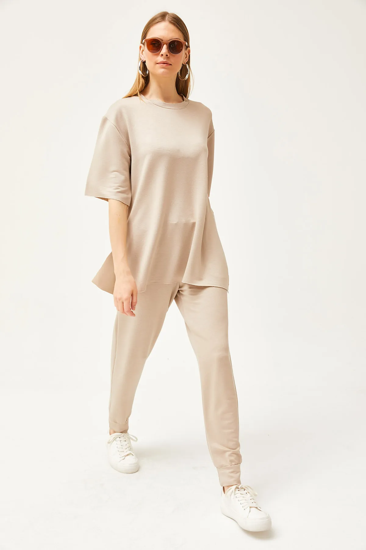Olalook  Beiges drapiertes Unter- und Oberteil-Set für Damen mit Kristallen TKM-19000264
