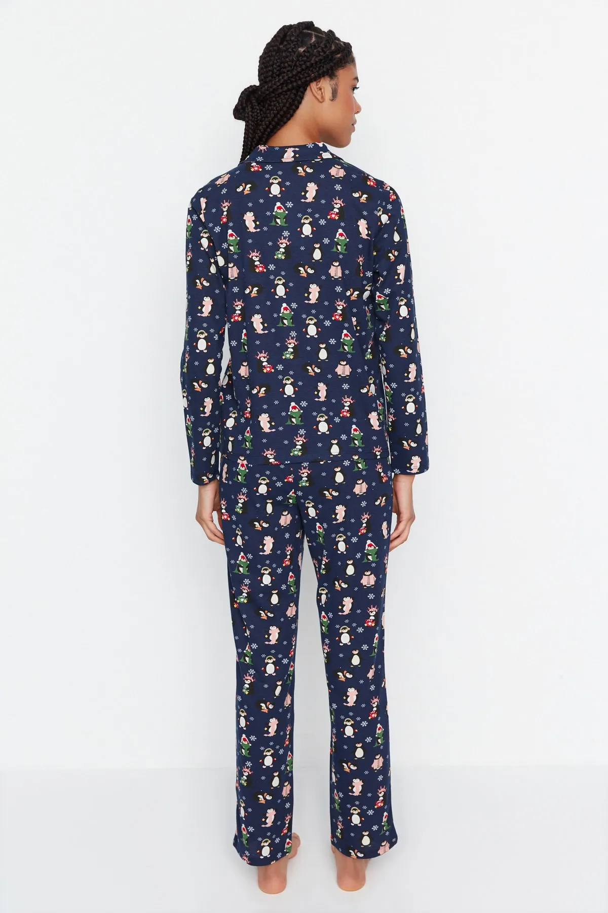 Trendyol Collection  Marineblaues Winter-Pyjama-Set aus 100 % Baumwolle mit Pinguin-Muster THMAW23PT00150