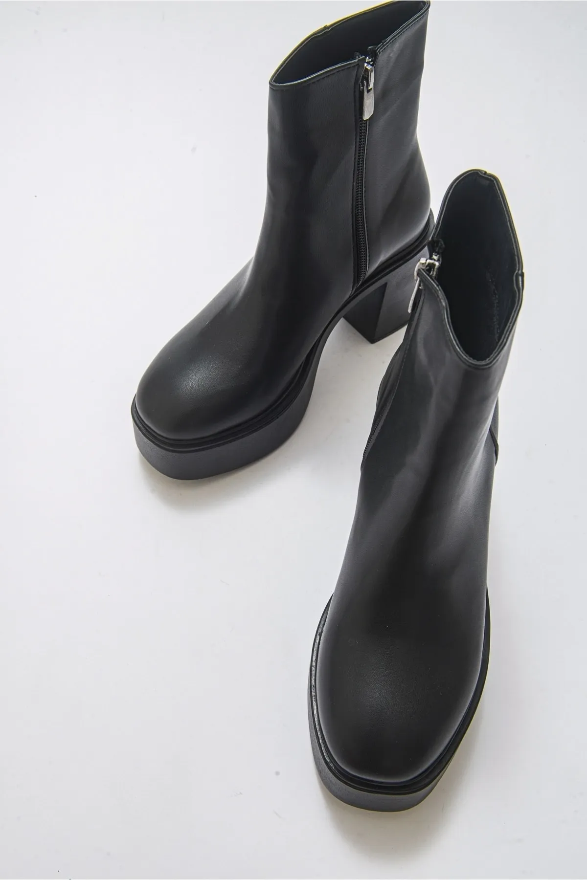 LuviShoes  West Black Skin Damenstiefel