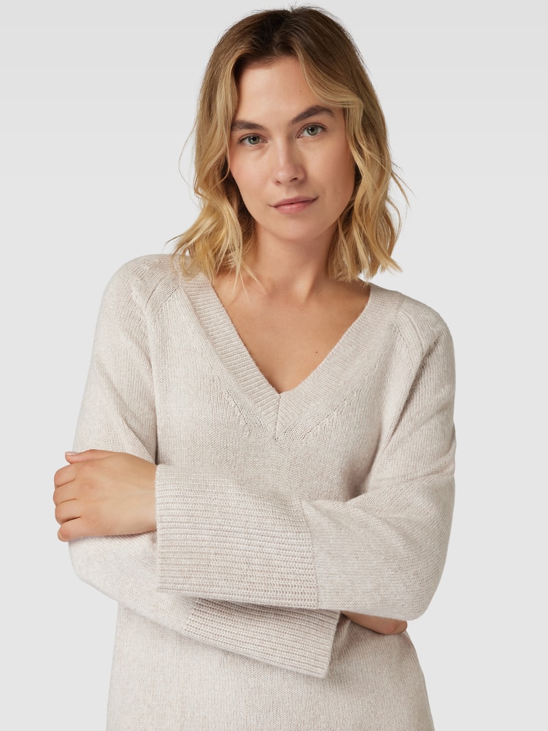 Strickpullover aus Viskose-Mix mit V-Ausschnitt in hellgrau meliert