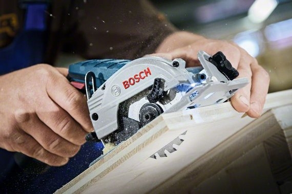 Bosch Blue 06016A1002 GKS 12V-26 Ασύρματο κυκλικό πριόνι 12V μεμονωμένα, χωρίς μπαταρίες και φορτιστή σε κουτί L