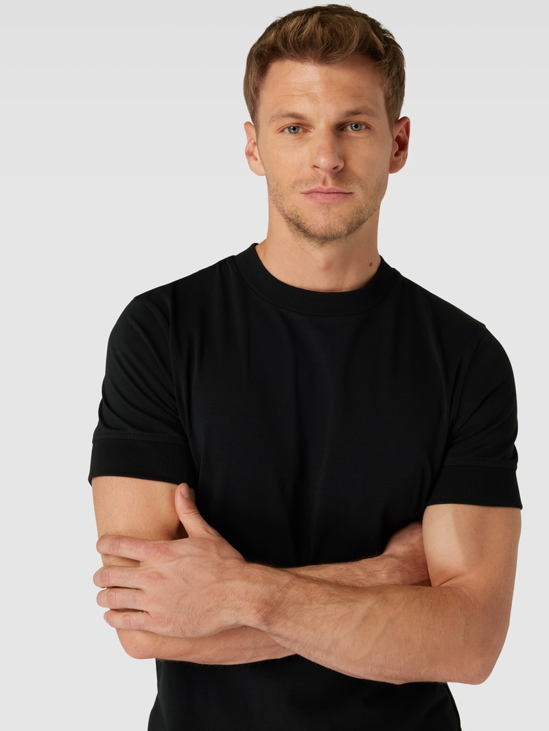 T-Shirt mit Label-Detail Modell 'Cedric' in schwarz