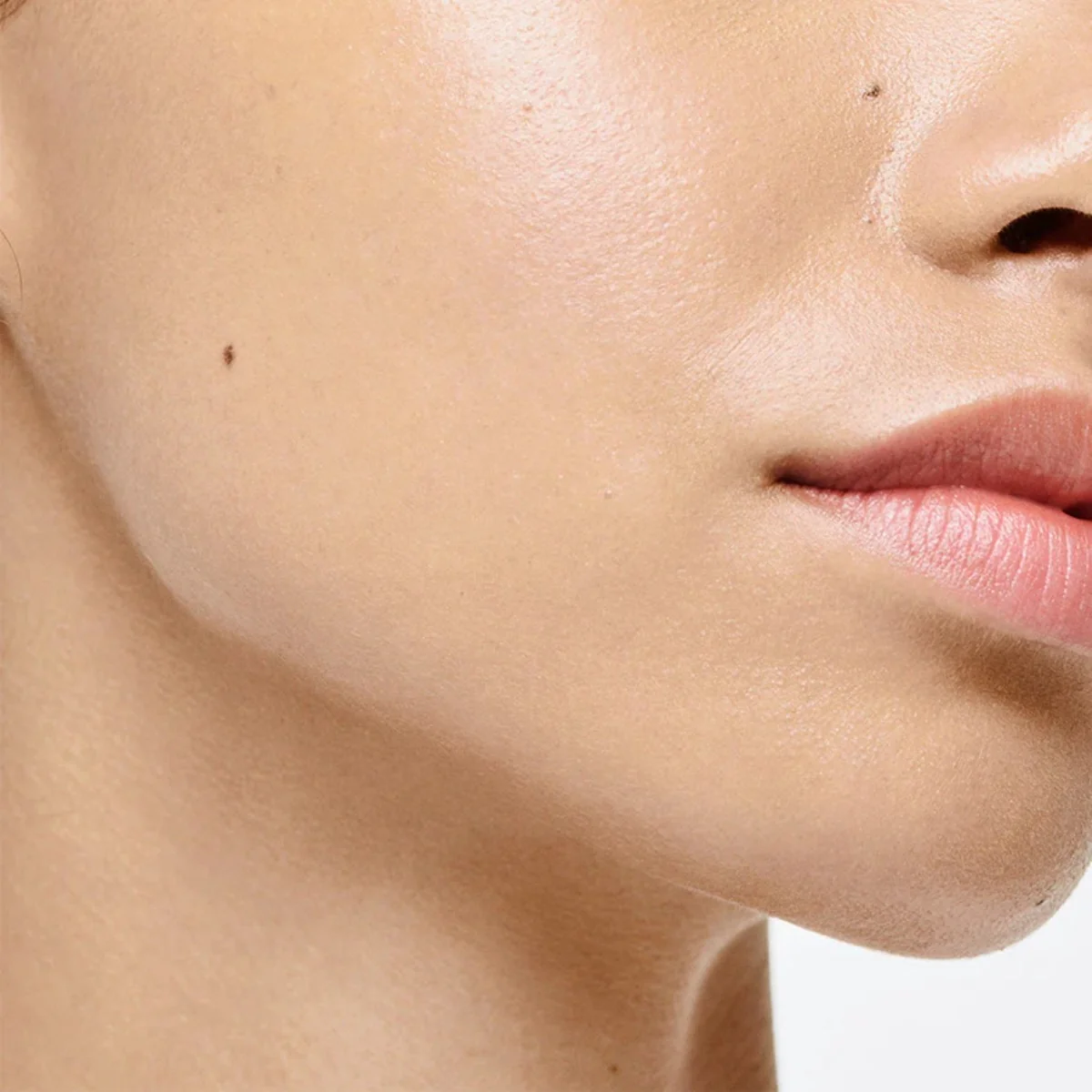ÉCLAT ET SOIN DU VISAGE - Fond de teint liquide