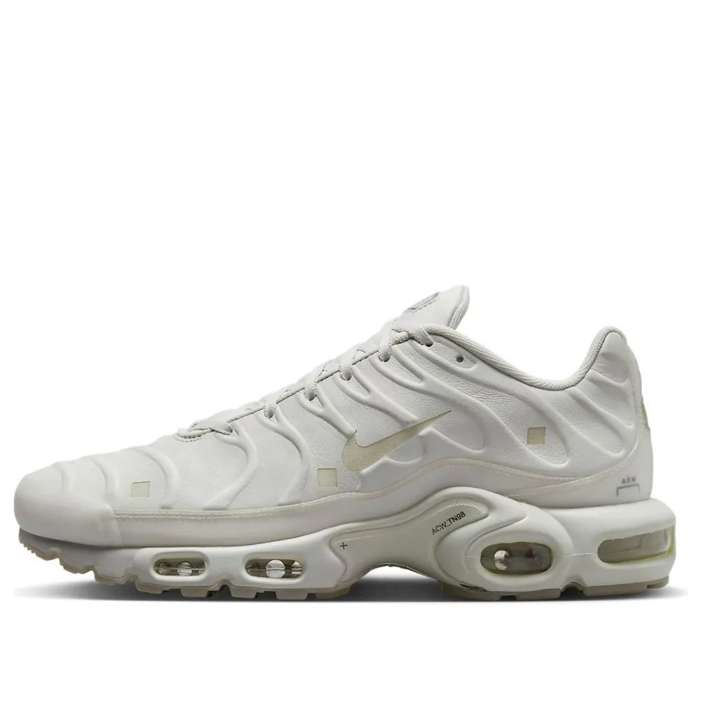 Nike Air Max Plus x A COLD WALL FD7855-002 / weiss
