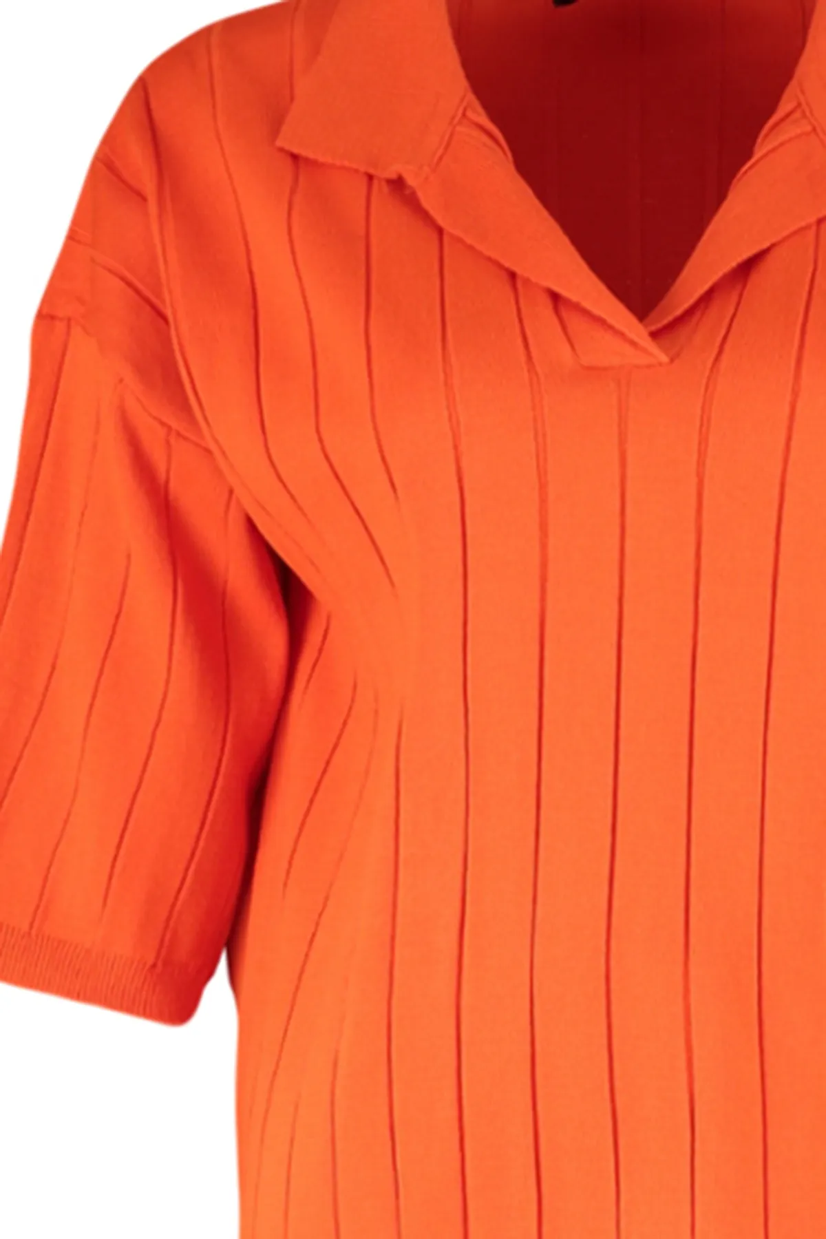Trendyol Collection  Orangefarbenes Basic-Set aus Oberteil und Unterteil aus Strick TWOSS23AU00029