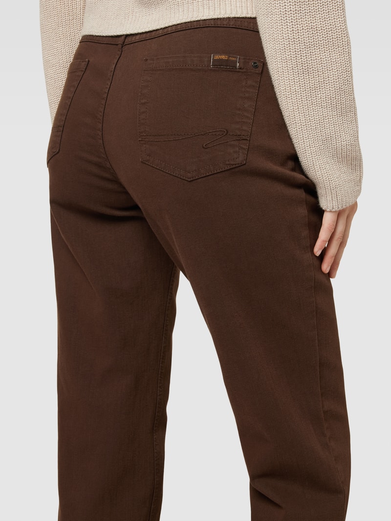 Straight Fit Jeans im 5-Pocket-Design Modell 'Greta' in dunkelbraun