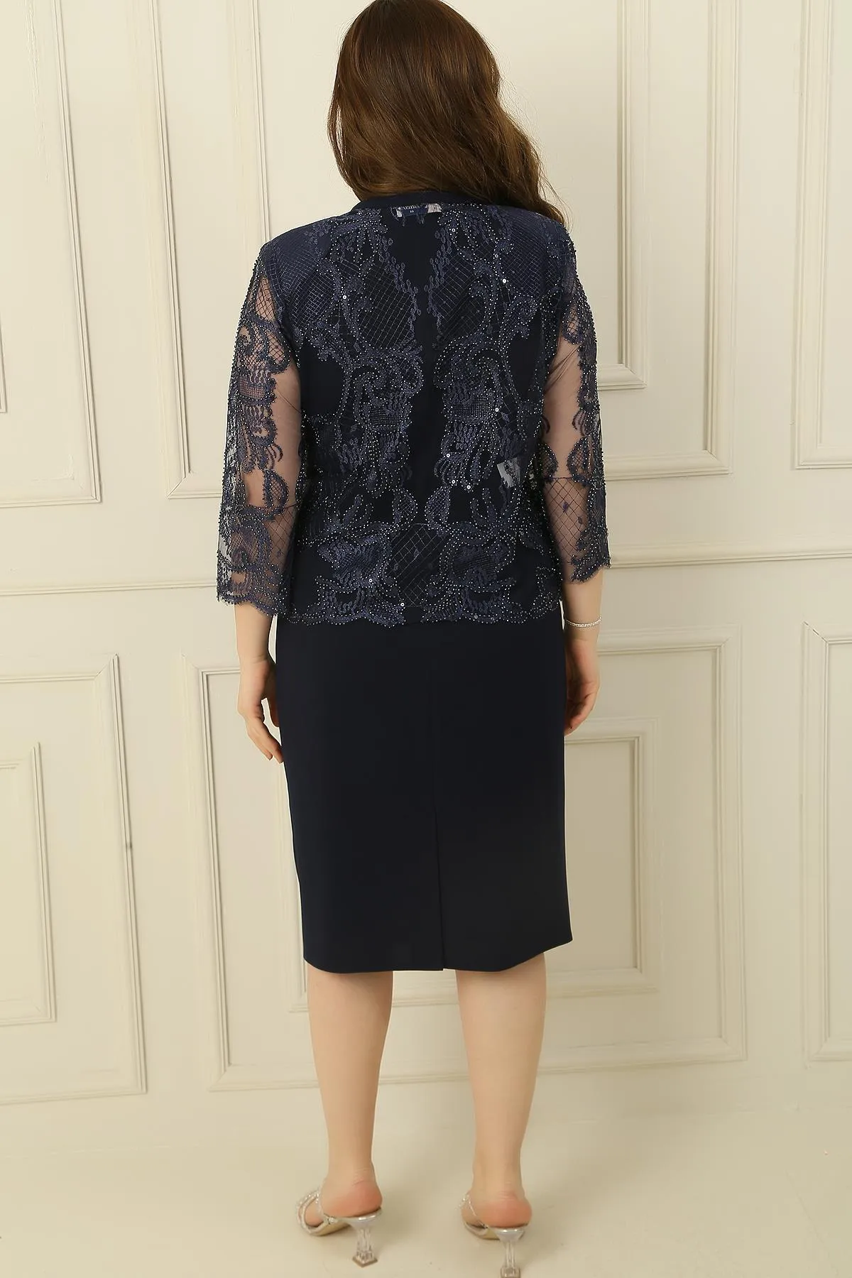 By Saygı  Top mit Pailletten besticktem, gefüttertem Kreppkleid, mit Pailletten bestickter Tülljacke, großes 2-teiliges Set