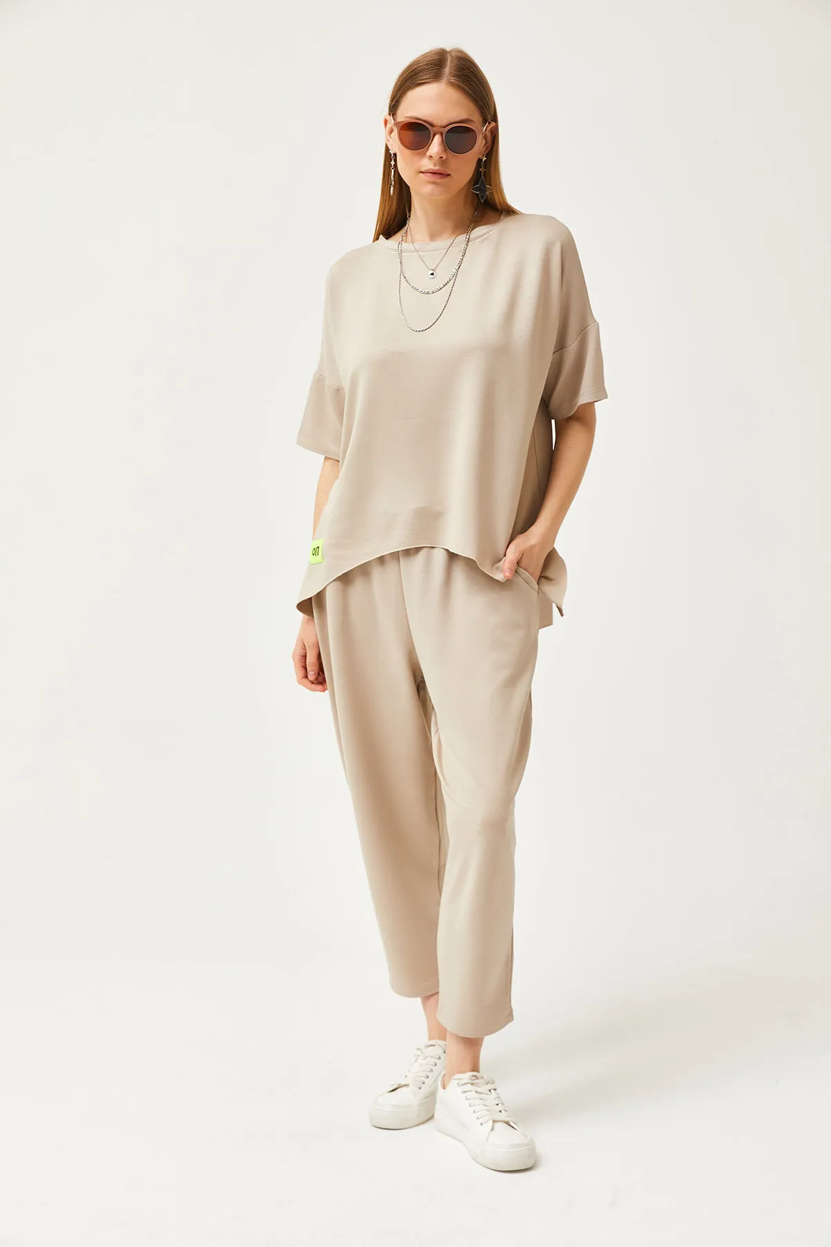 Olalook  Asymmetrische Bluse für Damen in Steinoptik, weiches, strukturiertes Unterteil und Oberteil, Kristallanzug TKM-19000269