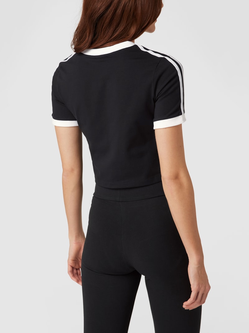 Cropped T-Shirt mit Logo-Streifen in schwarz