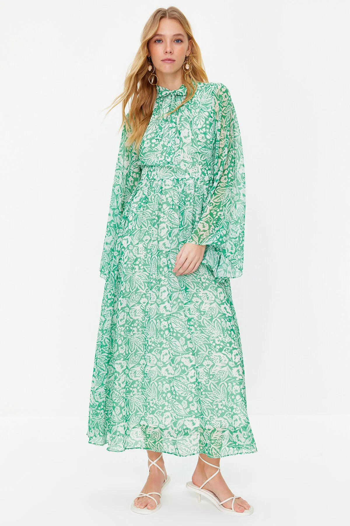 Trendyol Modest  Grünes, gewebtes, gefüttertes Chiffon-Blumenabendkleid TCTSS24DB00015