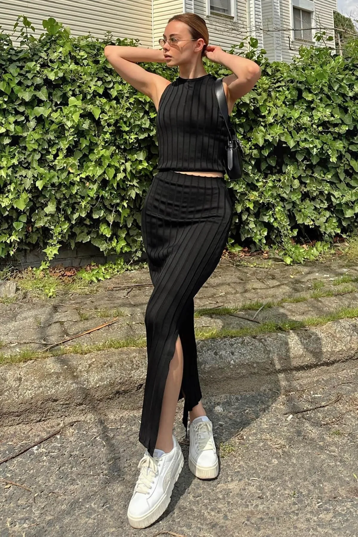 Swist  Schwarzes, dickes, geripptes Strick-Crop-Rock-Strickwaren-Bottom-Top-Set für Damen
