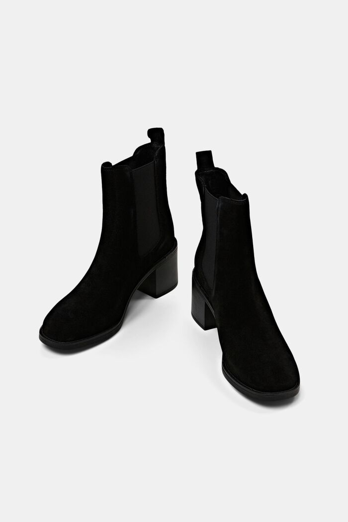 Rauleder-Boots mit Blockabsatz