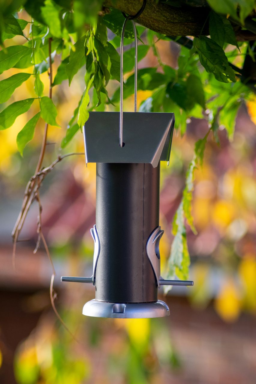 dobar Robuste Futtersäule aus Metall, Schwarz/Silber