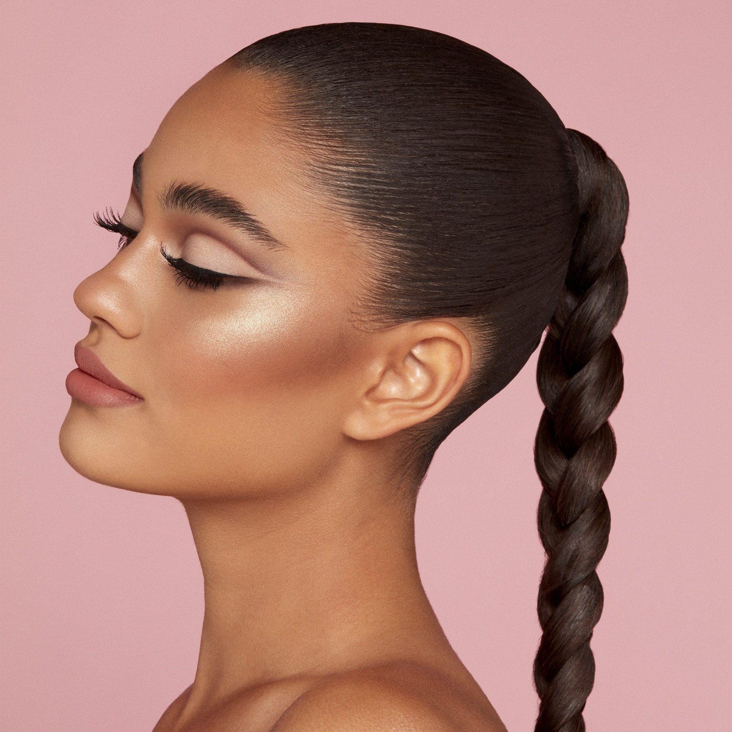 KYLIE COSMETICS Lisovaný bronzujúci púder