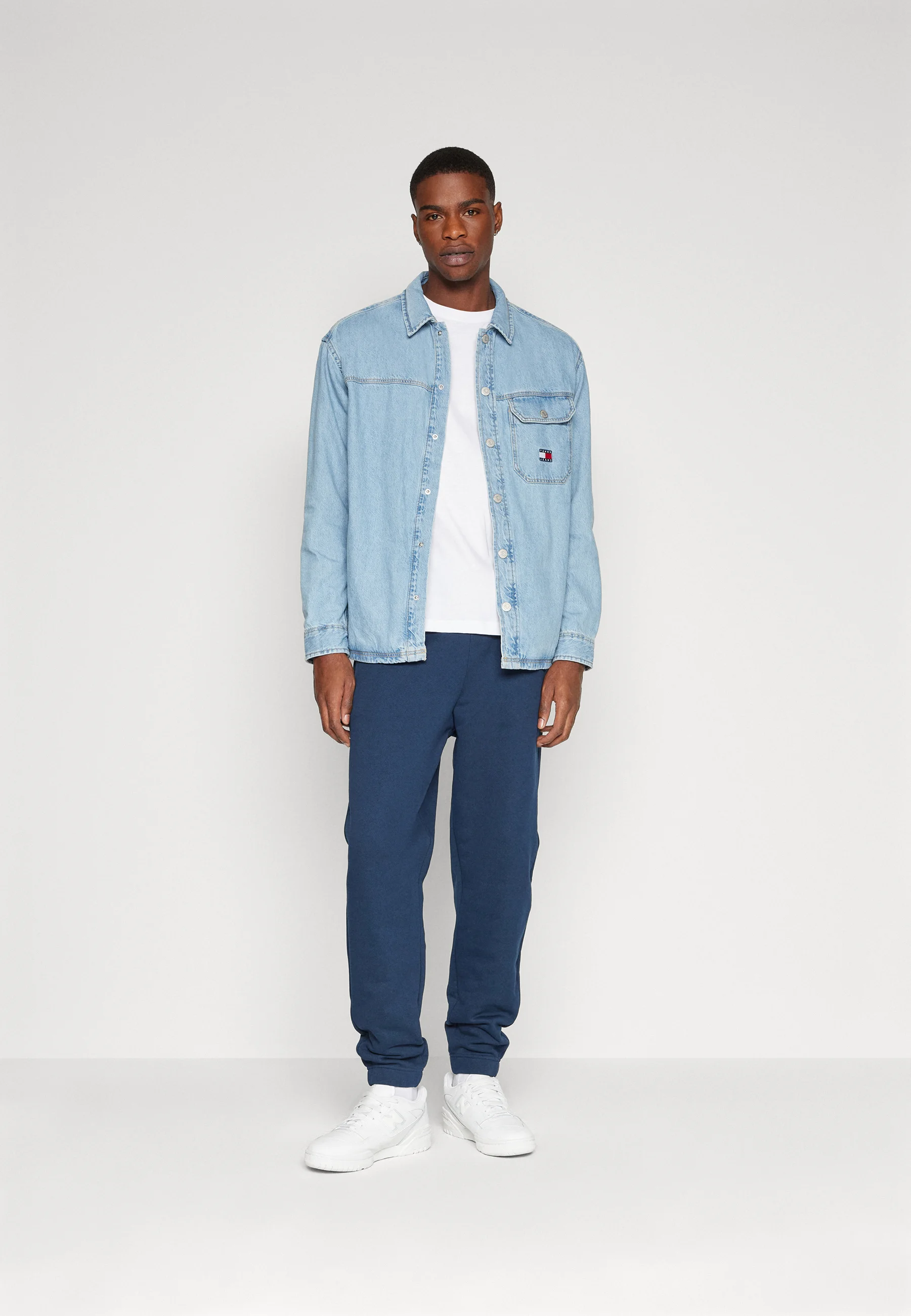 Pantalones deportivos Tommy Jeans BADGE JOGGER