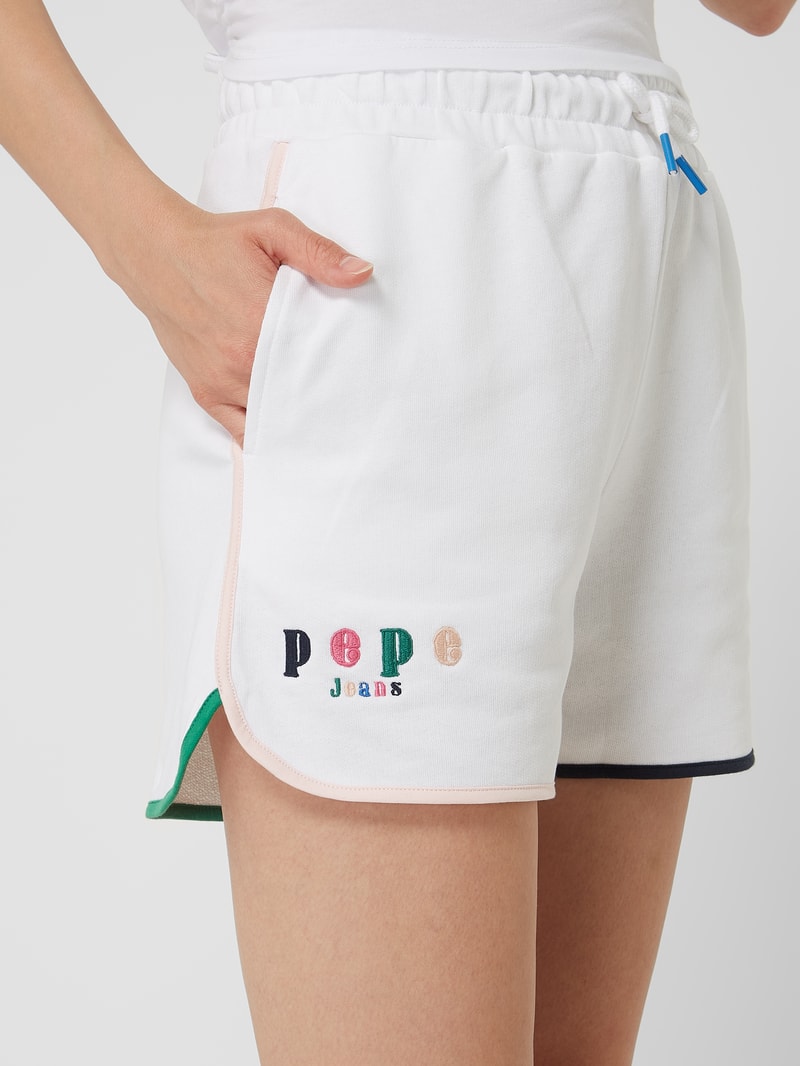 Sweatshorts mit Logo-Stickerei Modell 'Peg' in weiß