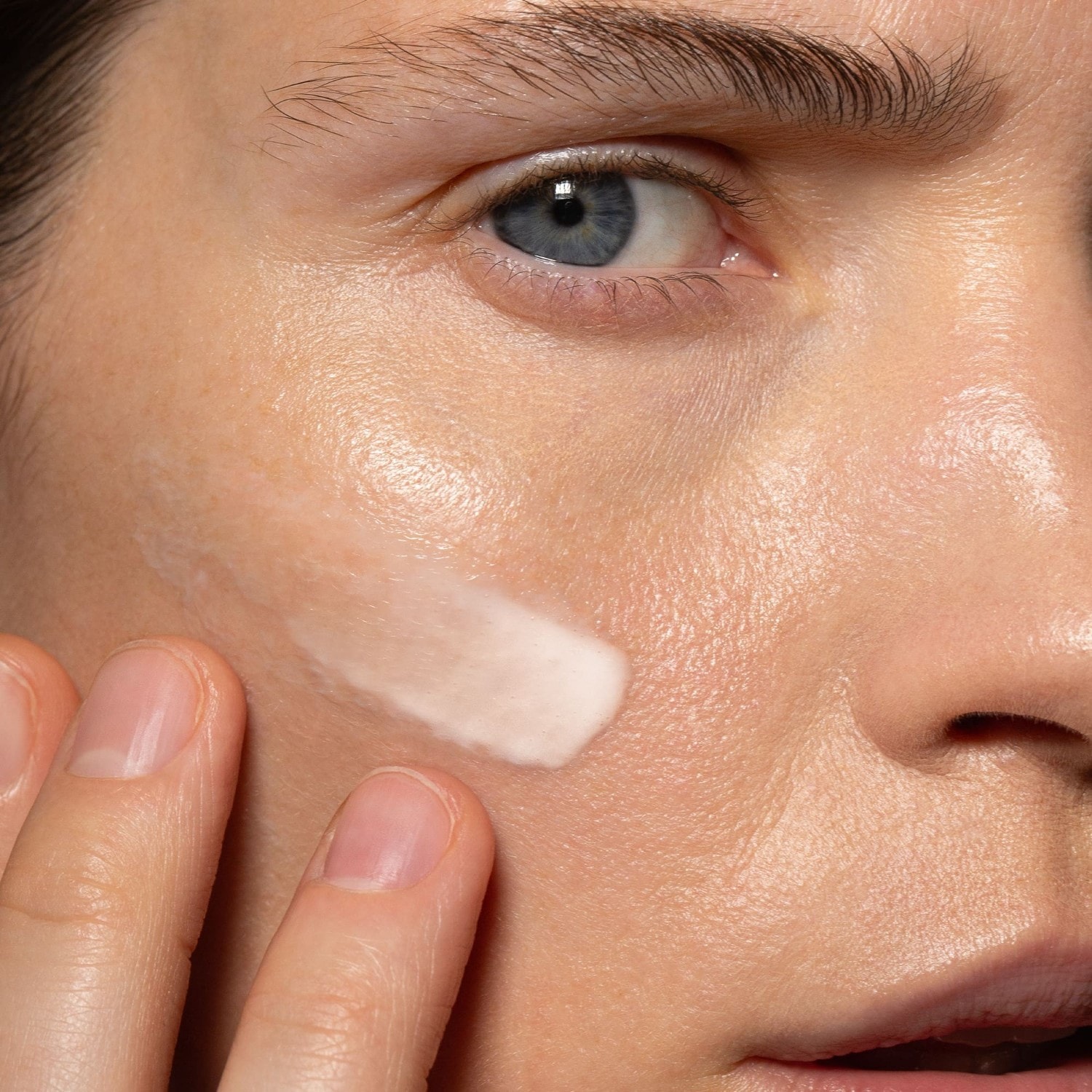 MÁDARA RETINOLIUI ALTERNATYVA