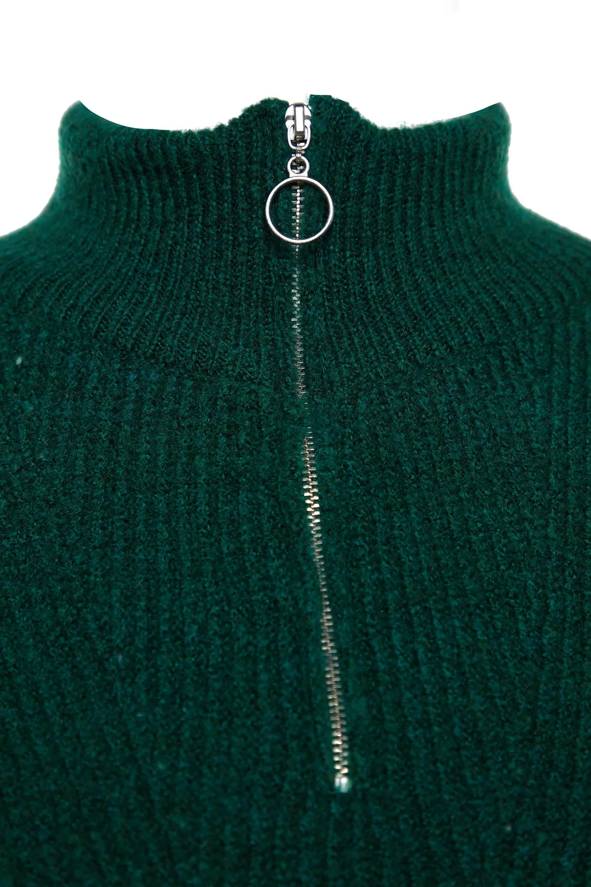 Trendyol Curve  Grüner Strickpullover mit Reißverschluss TBBAW24AN00054