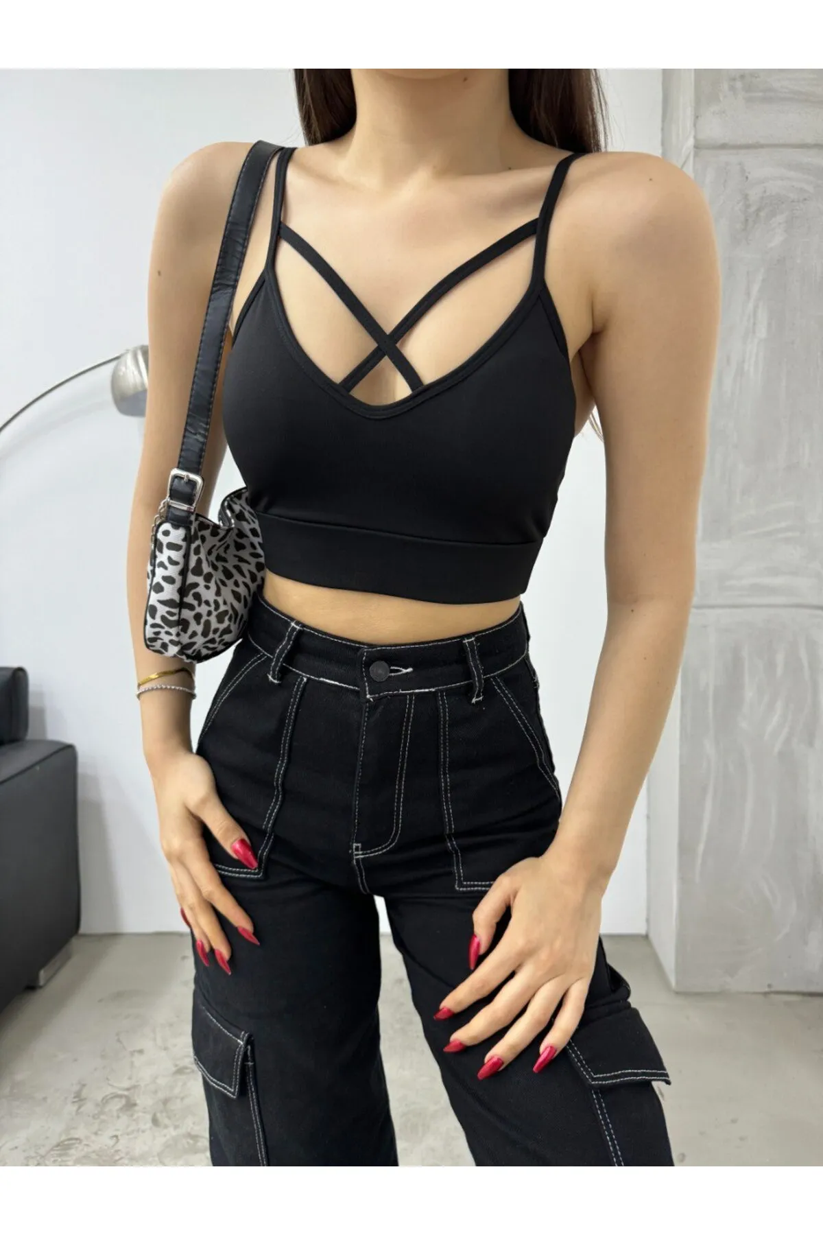 BİKELİFE  Gepolstertes Crop-Top mit gekreuzten Seilriemen für Damen