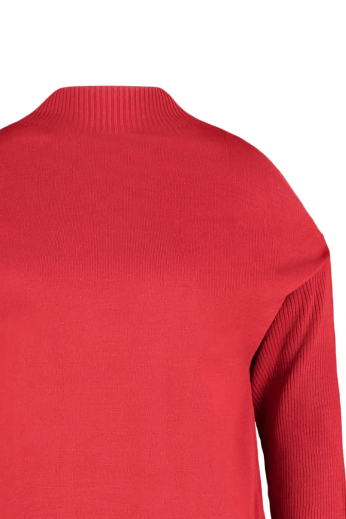 Trendyol Curve  Roter, detaillierter Strickpullover mit Cut-Outs