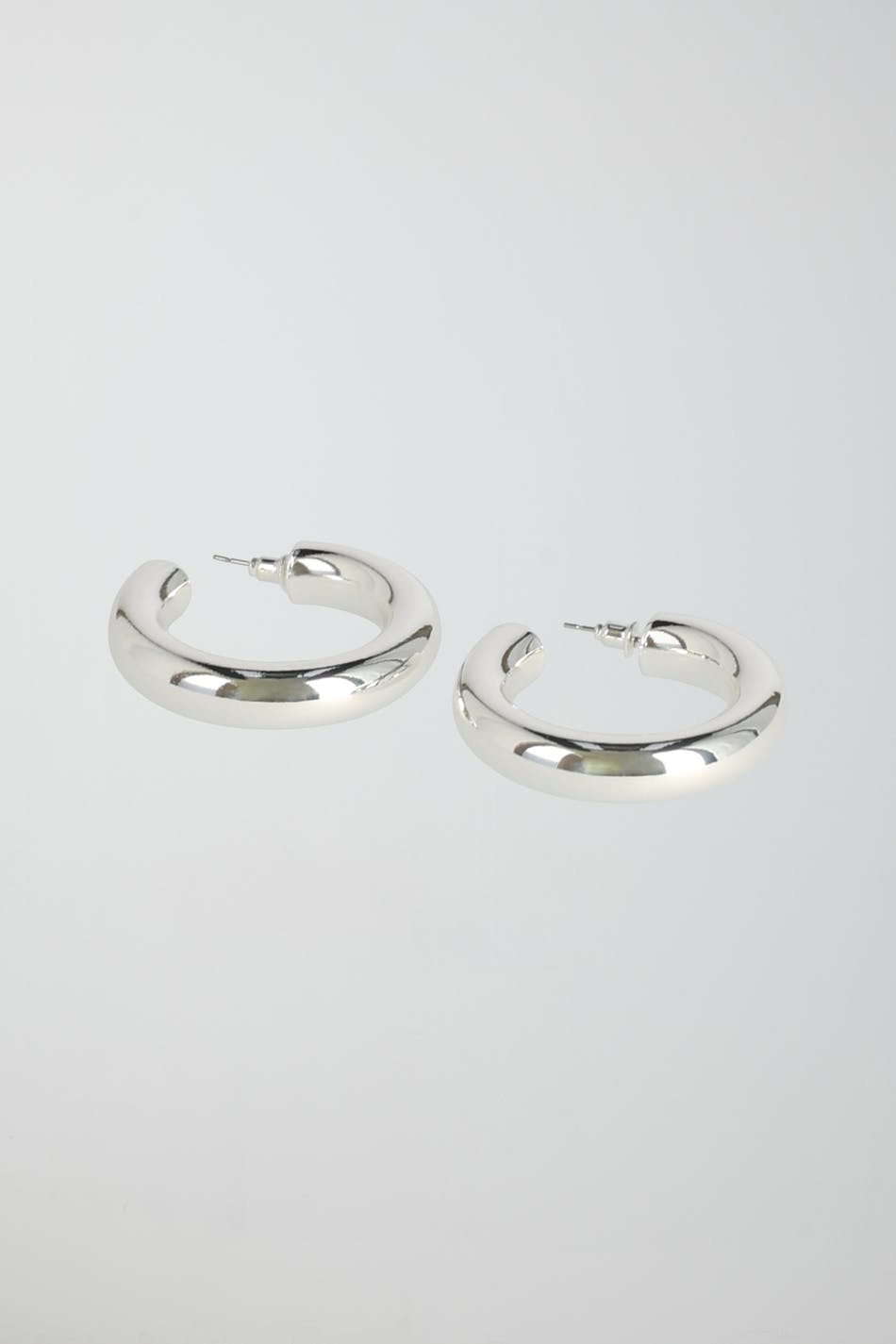 Big hoops earrings