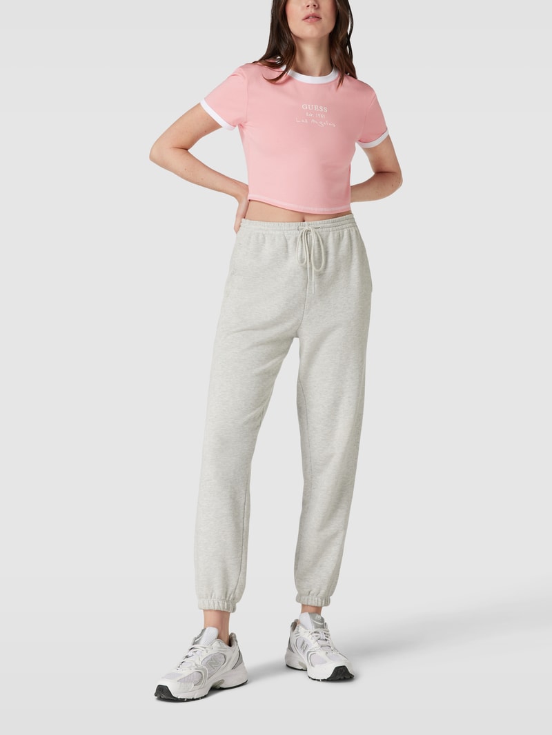 Cropped T-Shirt mit Statement-Print Modell 'SIGNATURE CROP TEE' in apricot
