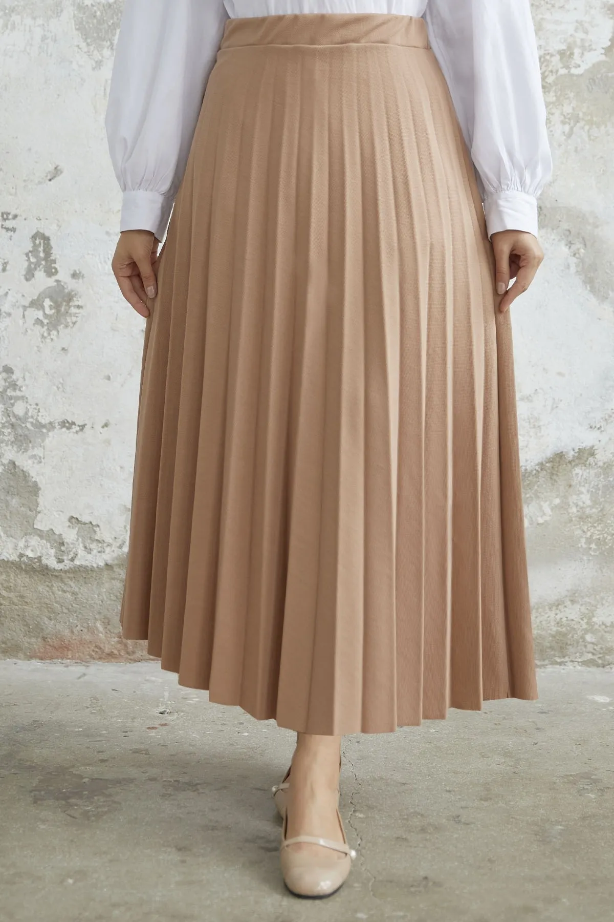 InStyle  Luisa Taillen-elastischer Faltenrock – Beige