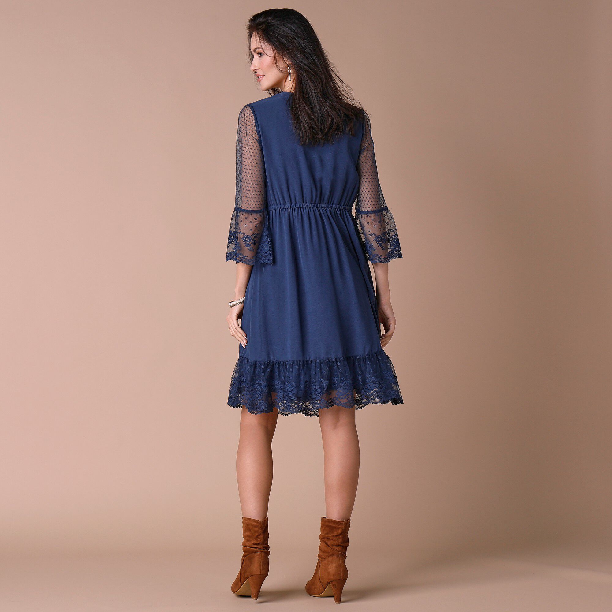 Robe dentelle manches 3/4 unie