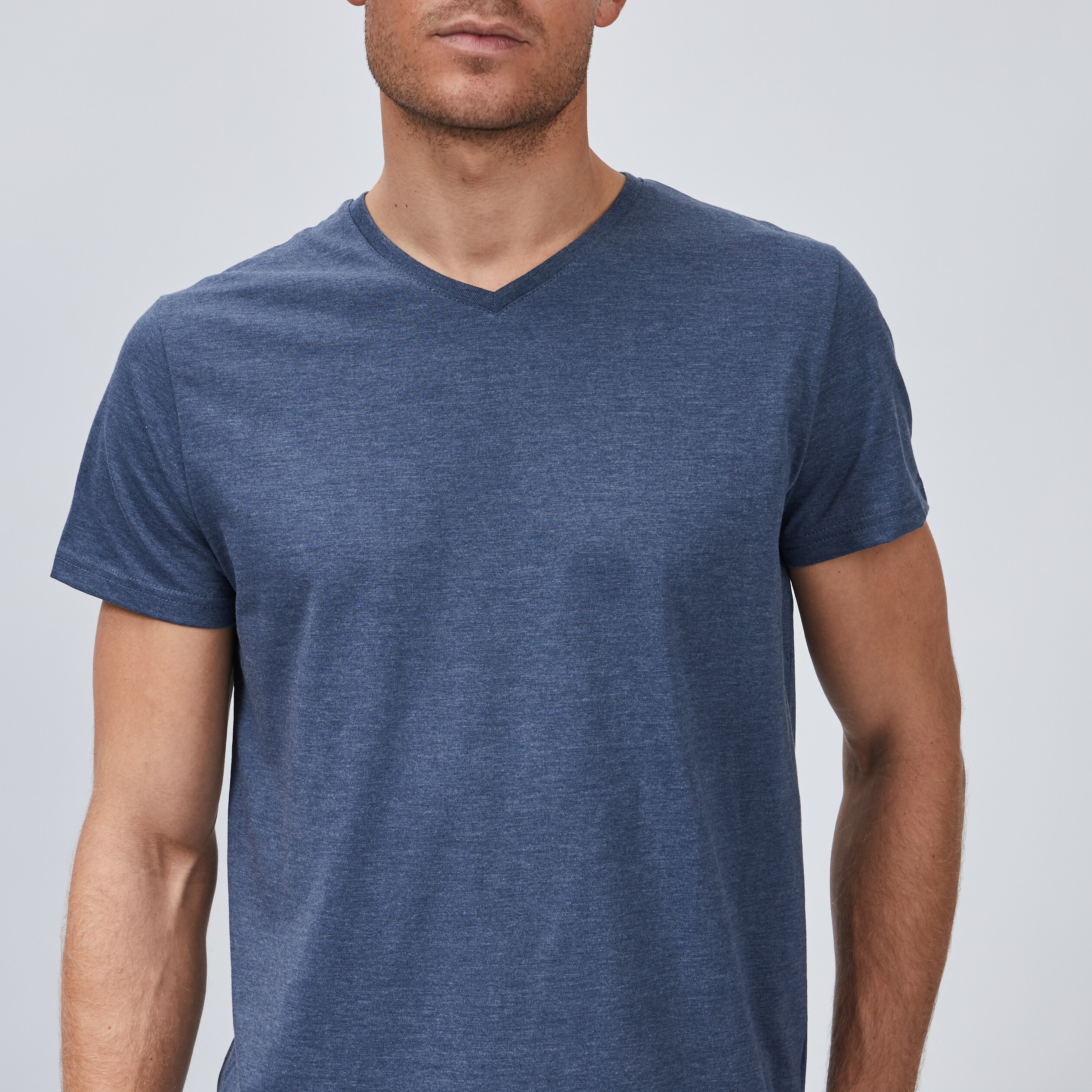 T-shirt droit col V bleu homme | La Halle