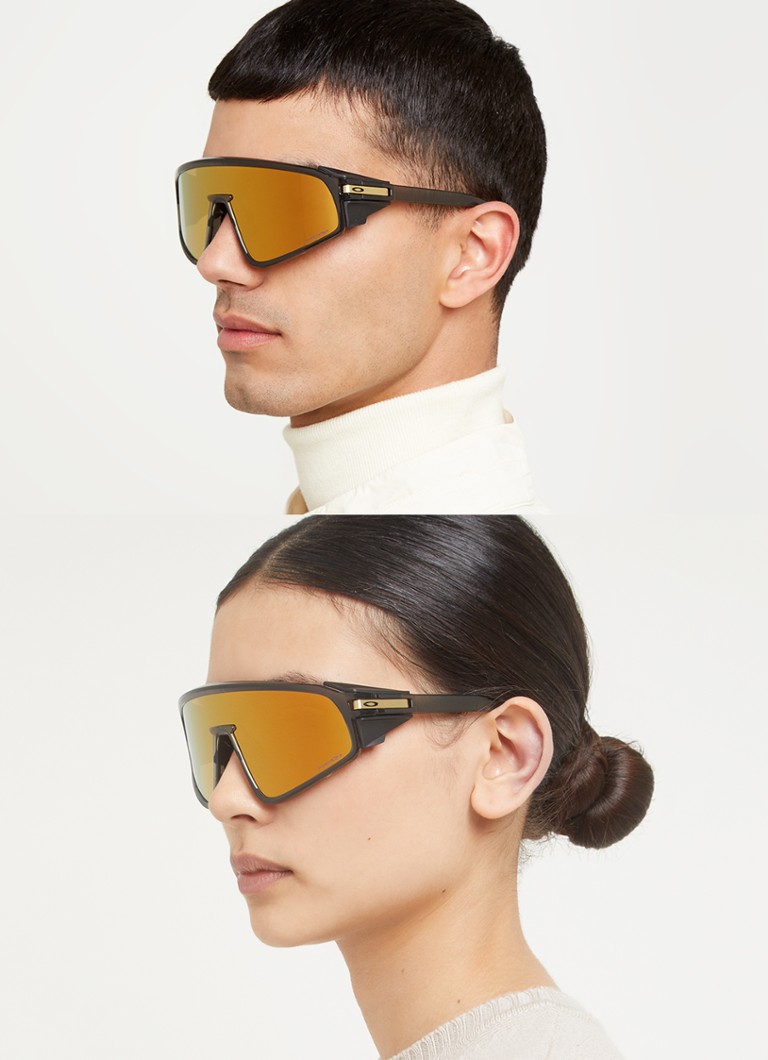 Γυαλιά ηλίου Oakley με αλληλοσυνδεόμενο πάνελ OO9404