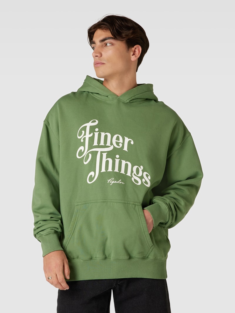 Oversized Hoodie mit Statement-Print Modell 'Kirk' in olivgrün