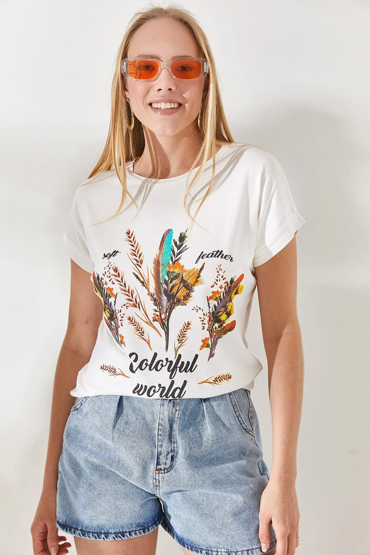 Olalook  Ecrufarbenes, pelziges bedrucktes T-Shirt für Damen TSH-19000125