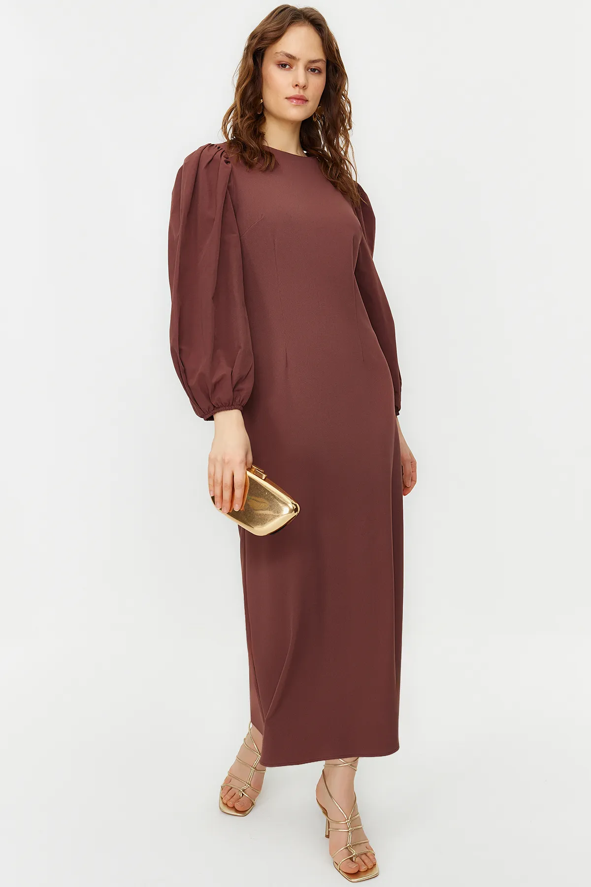 Trendyol Modest  Braunes Kleid aus gewebtem Krepp mit Ballonärmeln TCTSS24EB00027